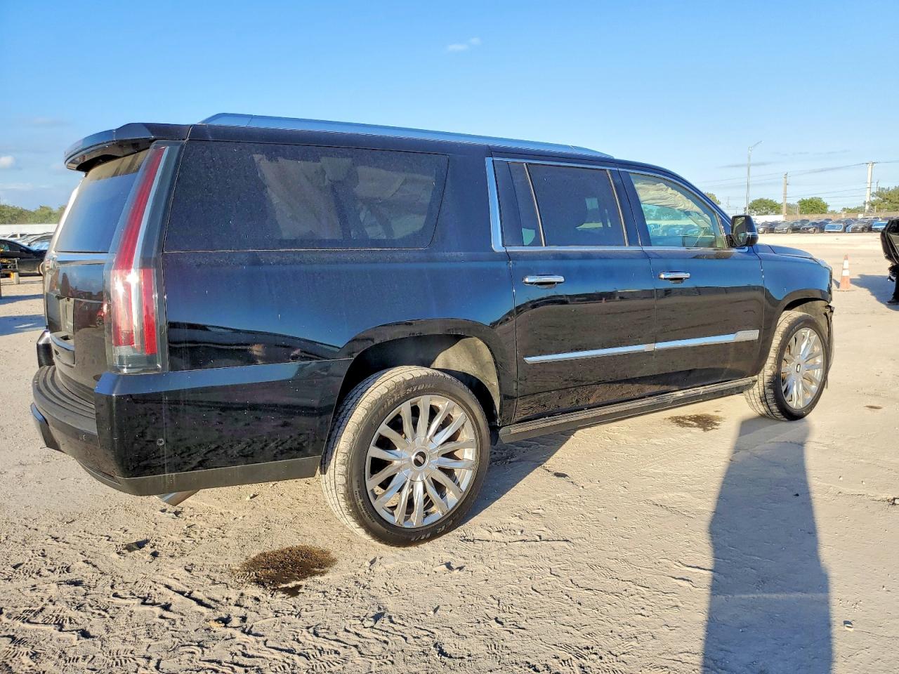 2019 CADILLAC ESCALADE ESV PREMIUM LUXURY photo 3