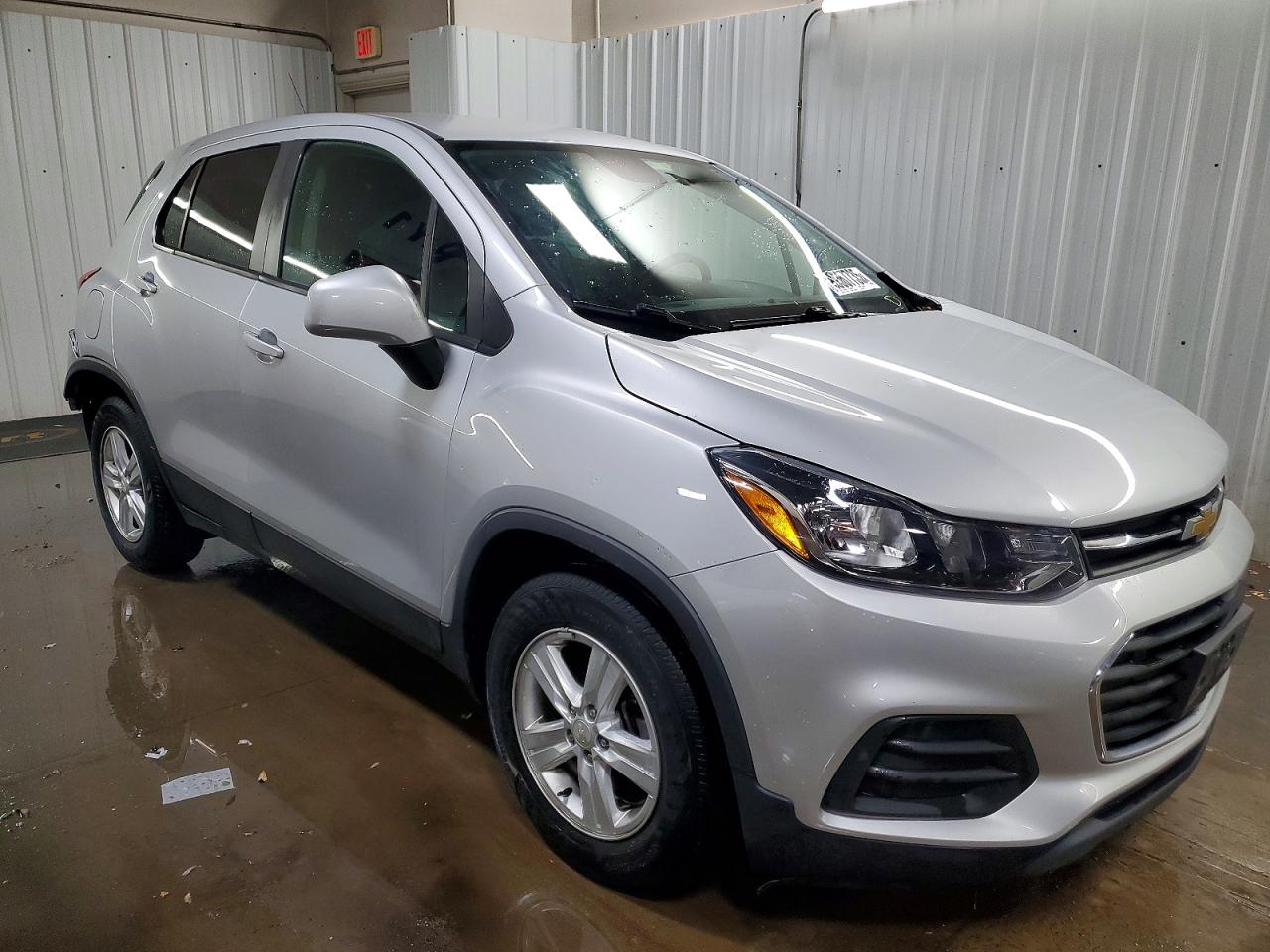 2019 CHEVROLET TRAX LS photo 4