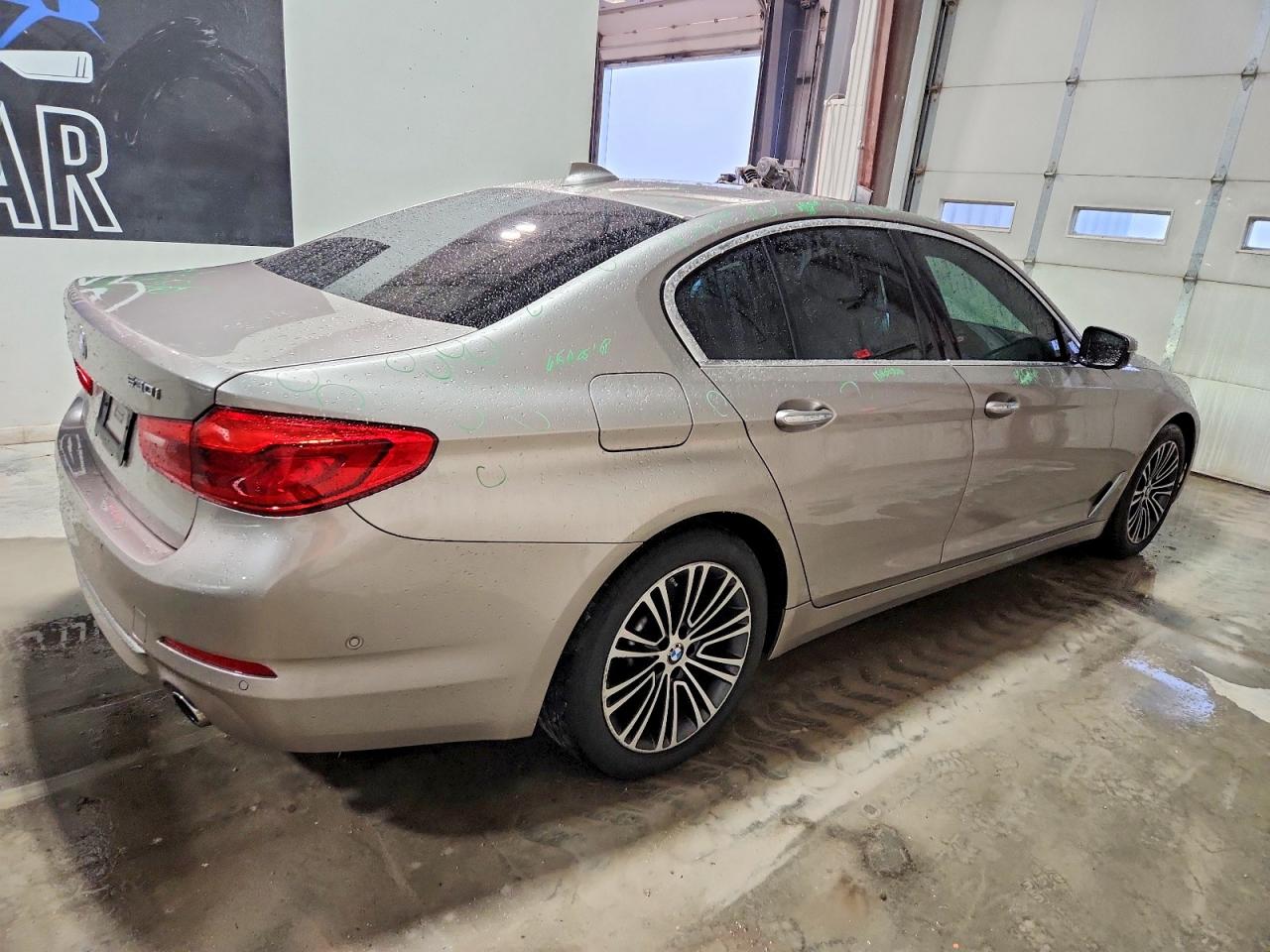 2017 BMW 530 XI photo 3