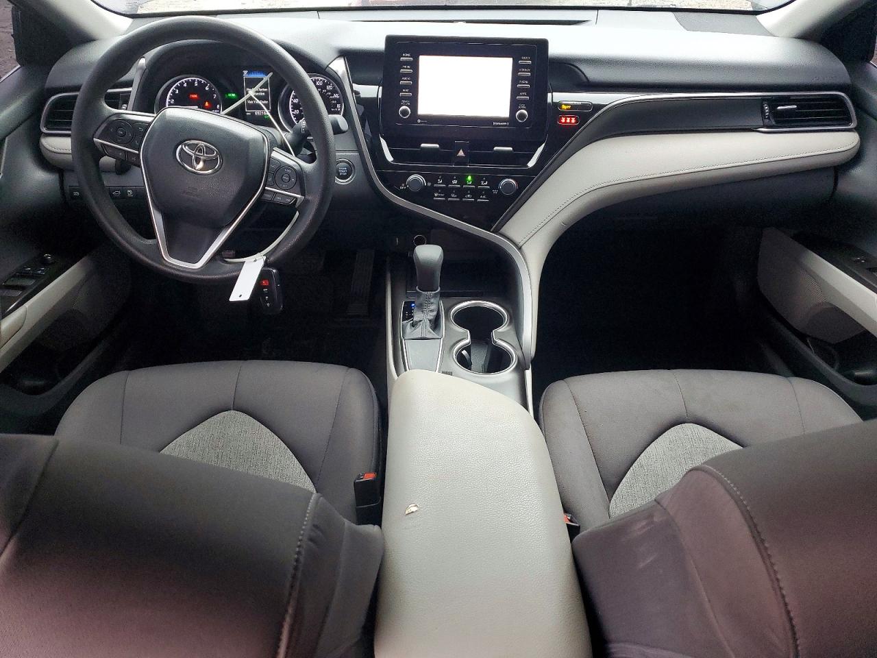 2021 TOYOTA CAMRY LE photo 8