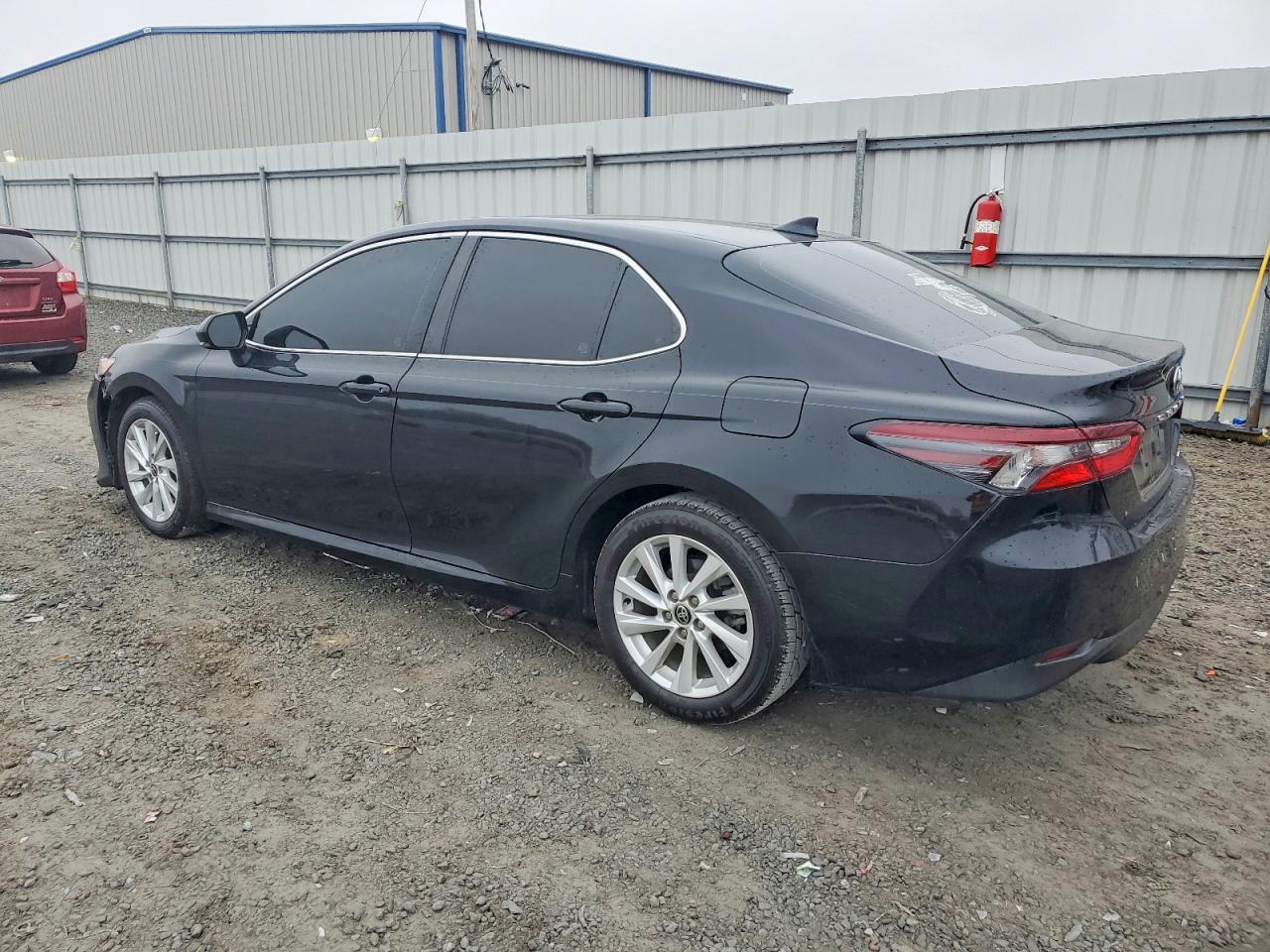 2021 TOYOTA CAMRY LE photo 2