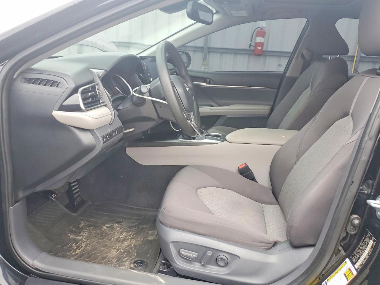 2021 TOYOTA CAMRY LE photo 7