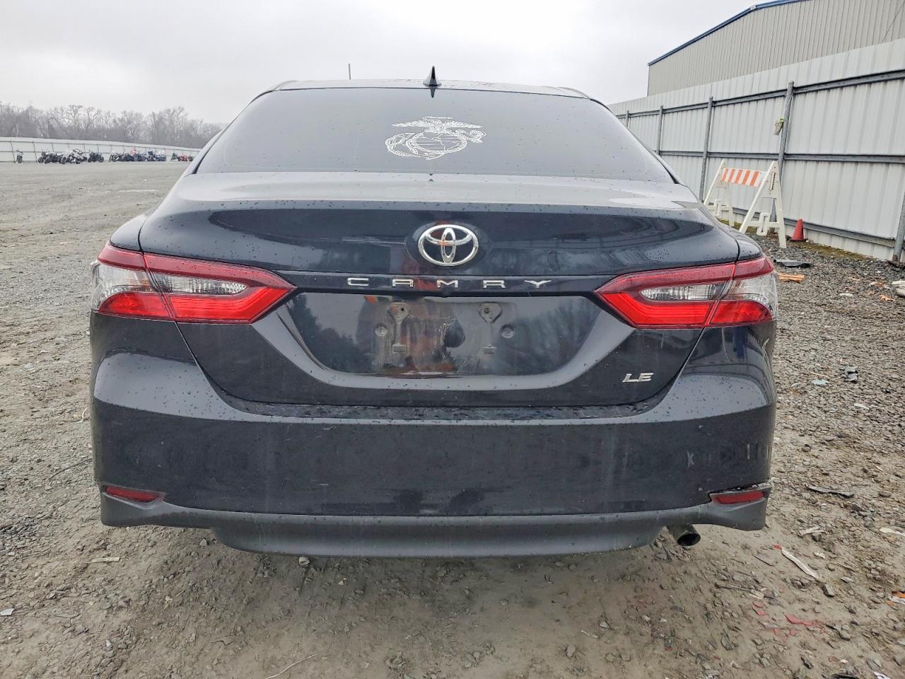 2021 TOYOTA CAMRY LE photo 6