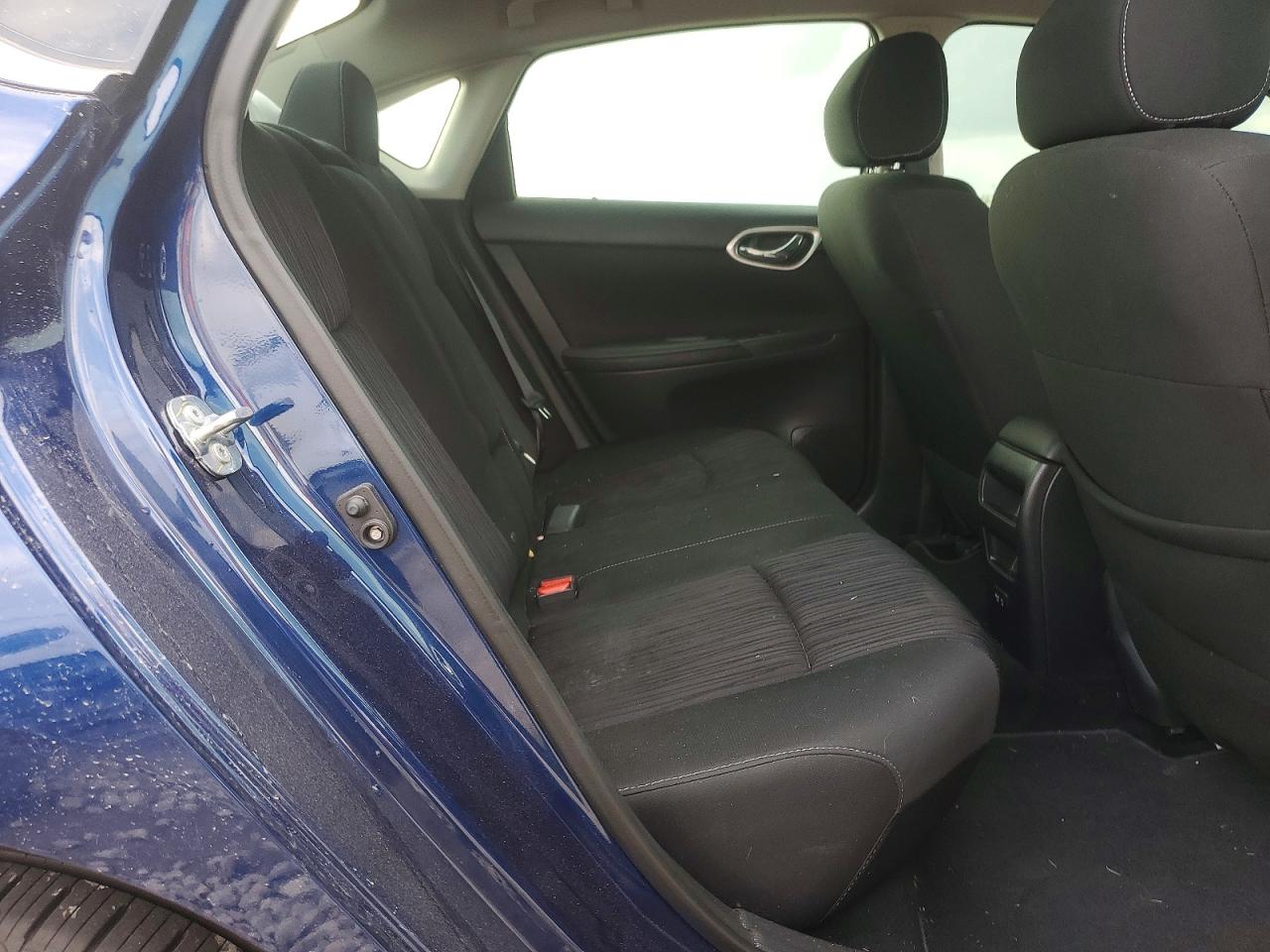 2019 NISSAN SENTRA S photo 10