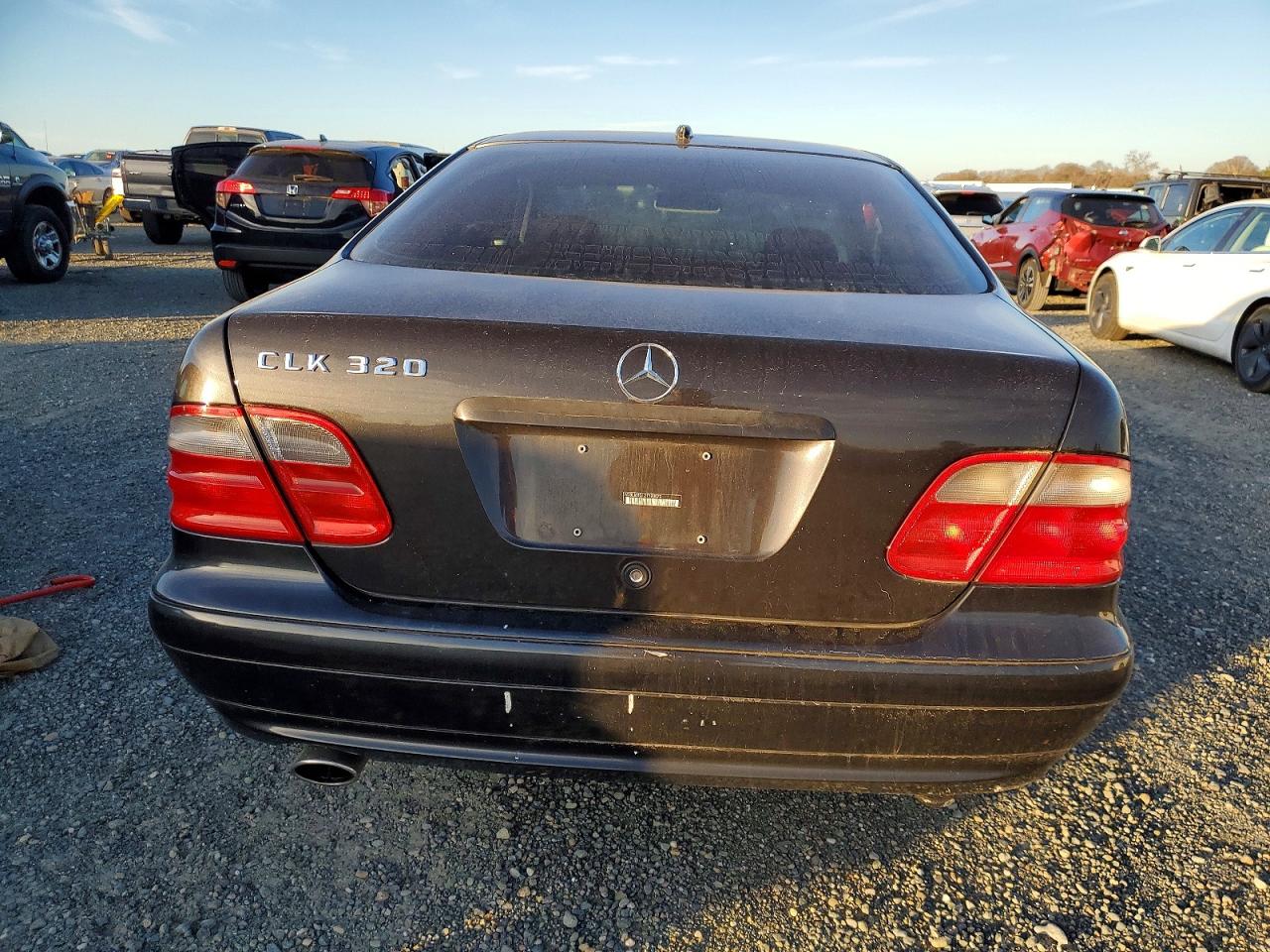 2002 MERCEDES-BENZ CLK 320 photo 6