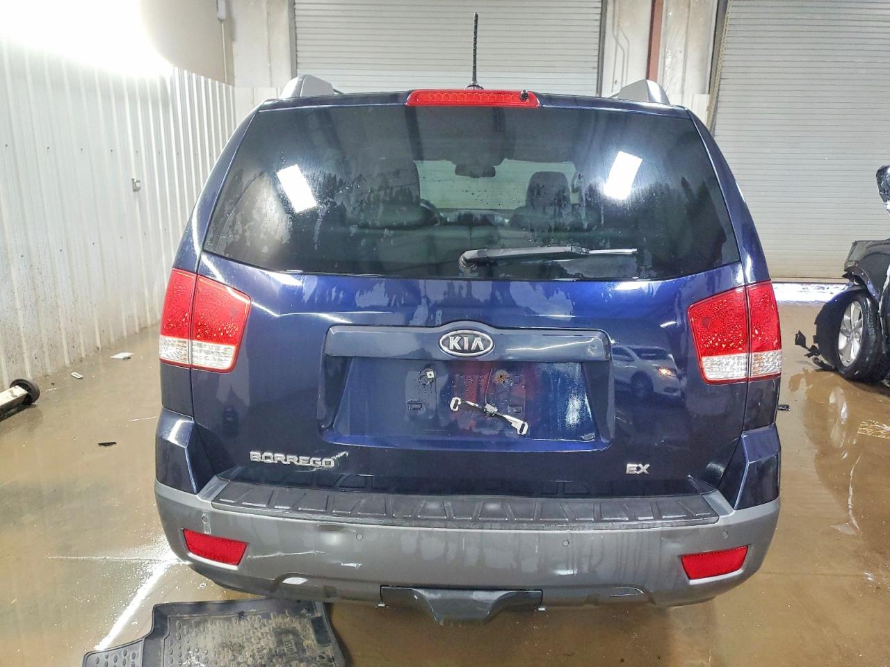 2009 KIA BORREGO LX photo 11