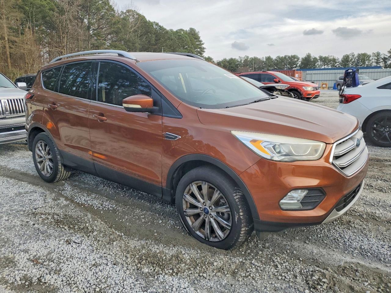 2017 FORD ESCAPE TITANIUM photo 4