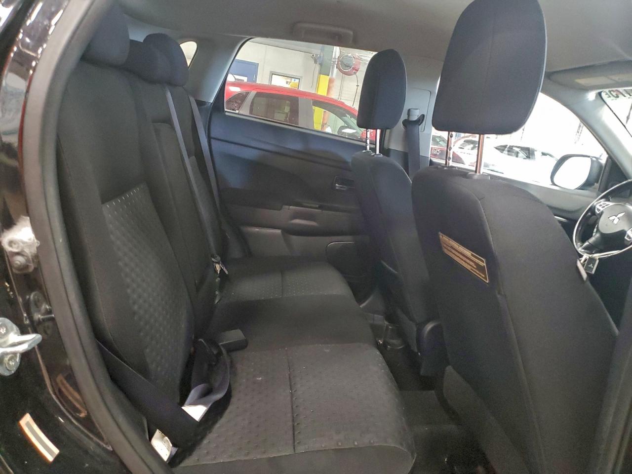 2011 MITSUBISHI OUTLANDER SPORT SE photo 11
