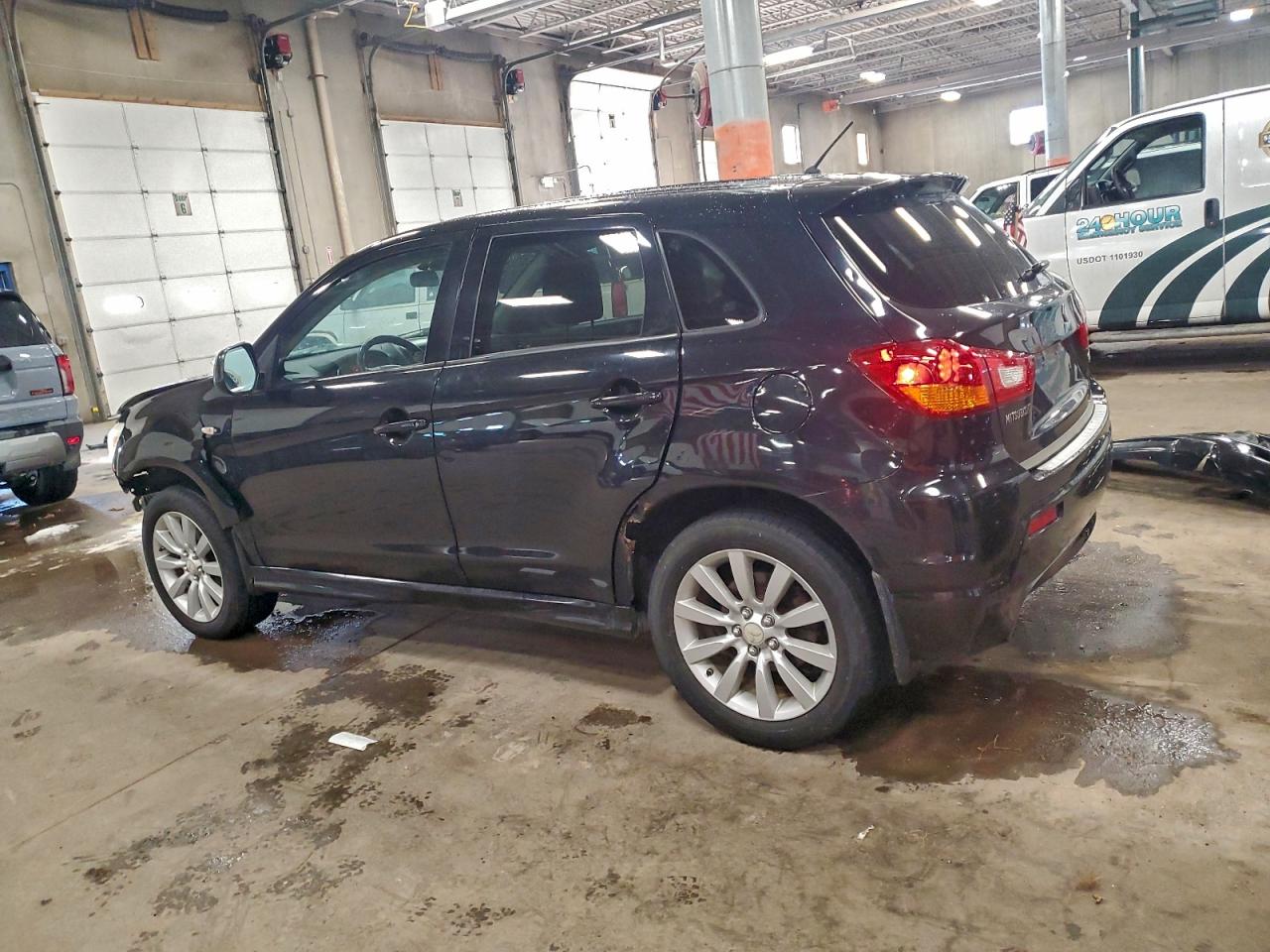 2011 MITSUBISHI OUTLANDER SPORT SE photo 2
