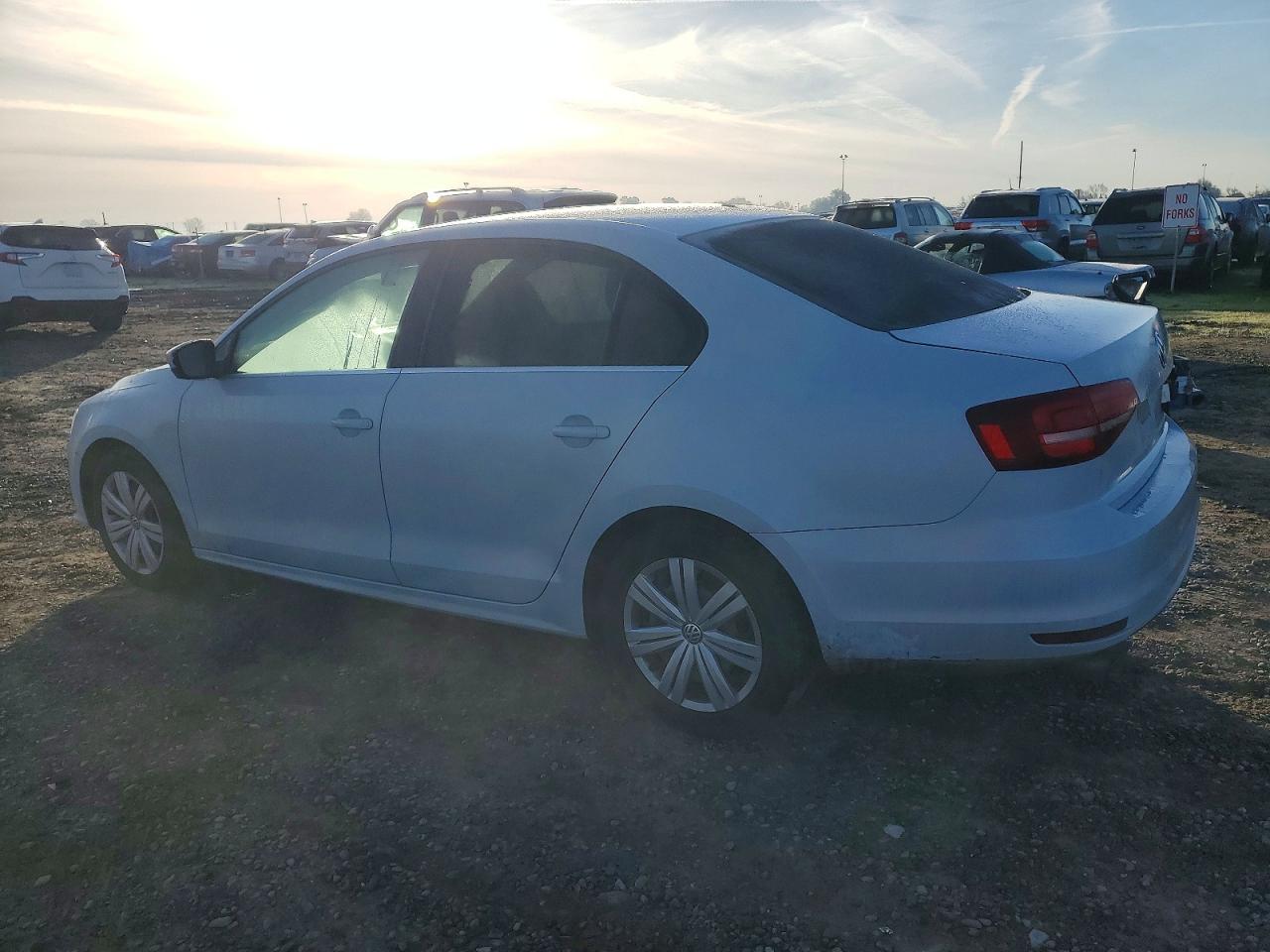 2017 VOLKSWAGEN JETTA S photo 2