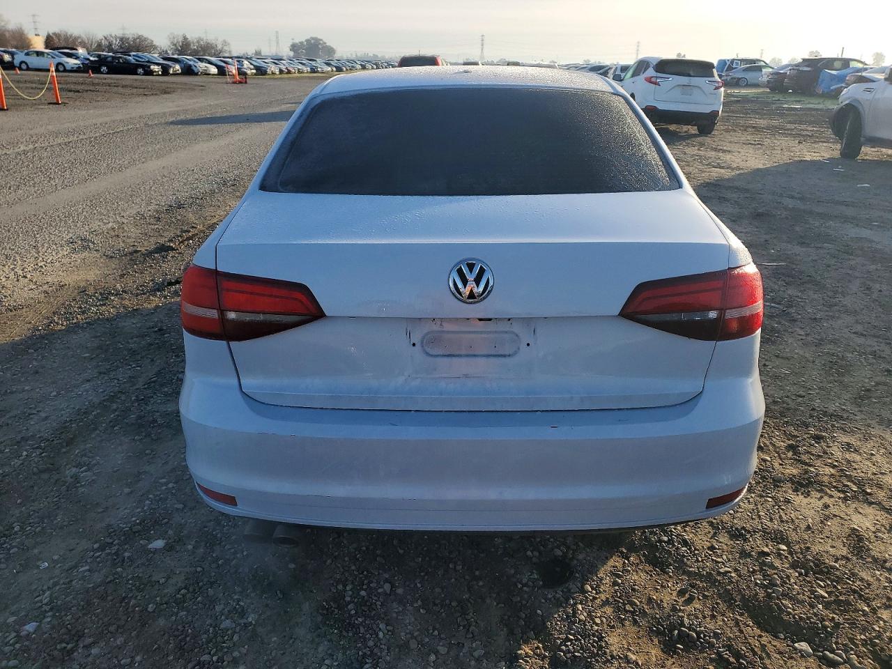 2017 VOLKSWAGEN JETTA S photo 6