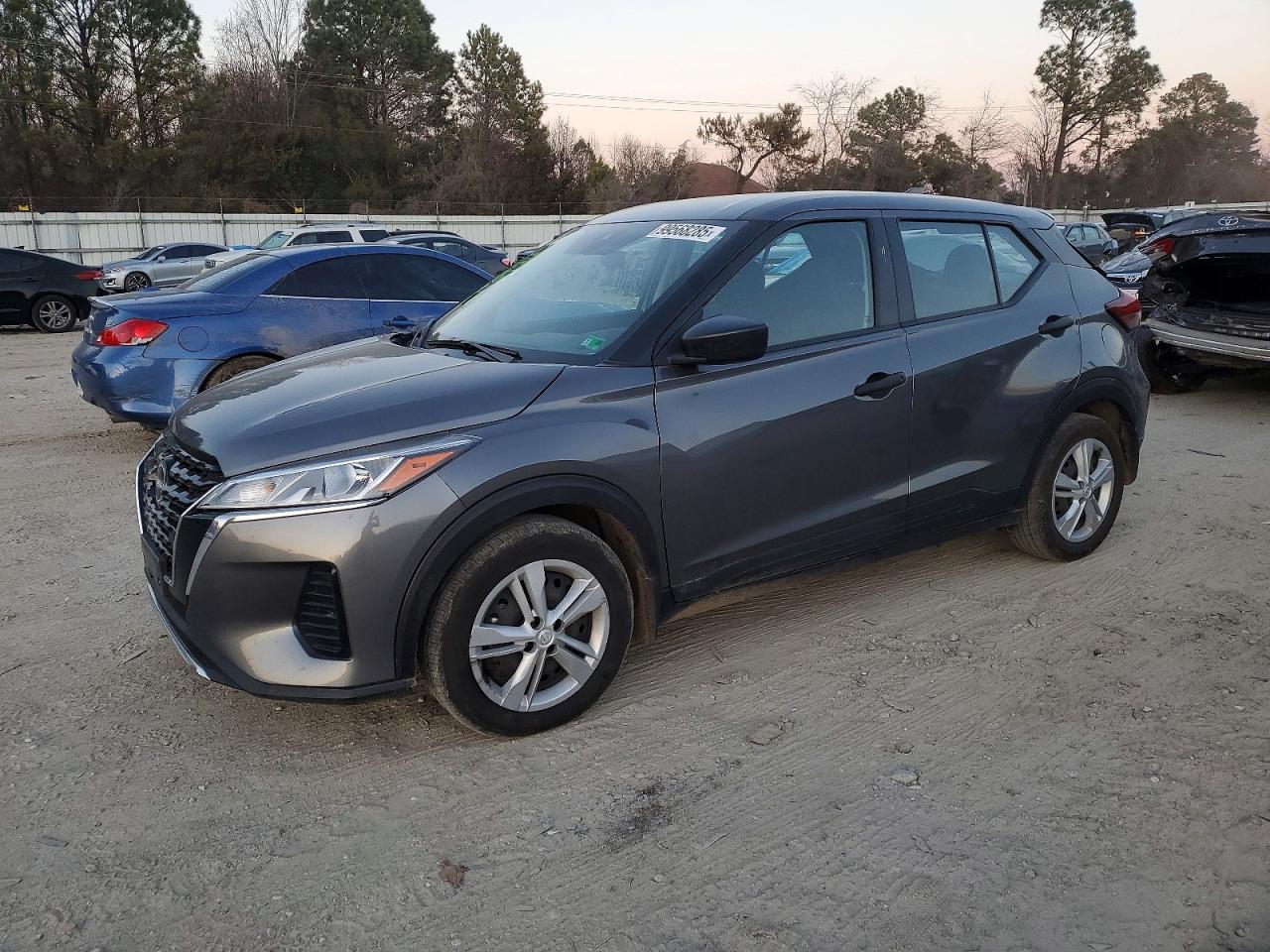 2022 NISSAN KICKS