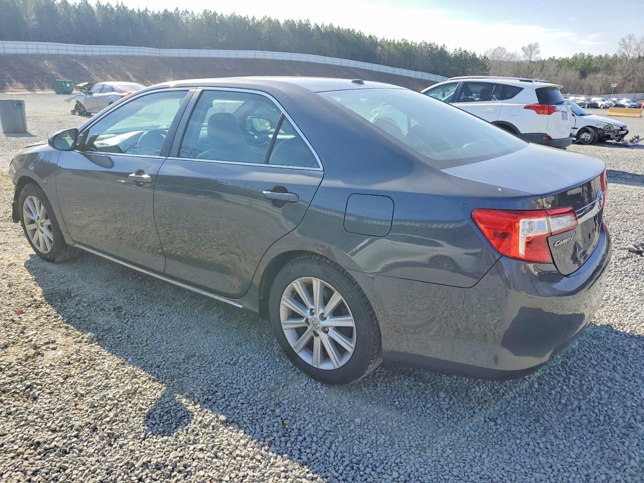 2012 TOYOTA CAMRY SE photo 2