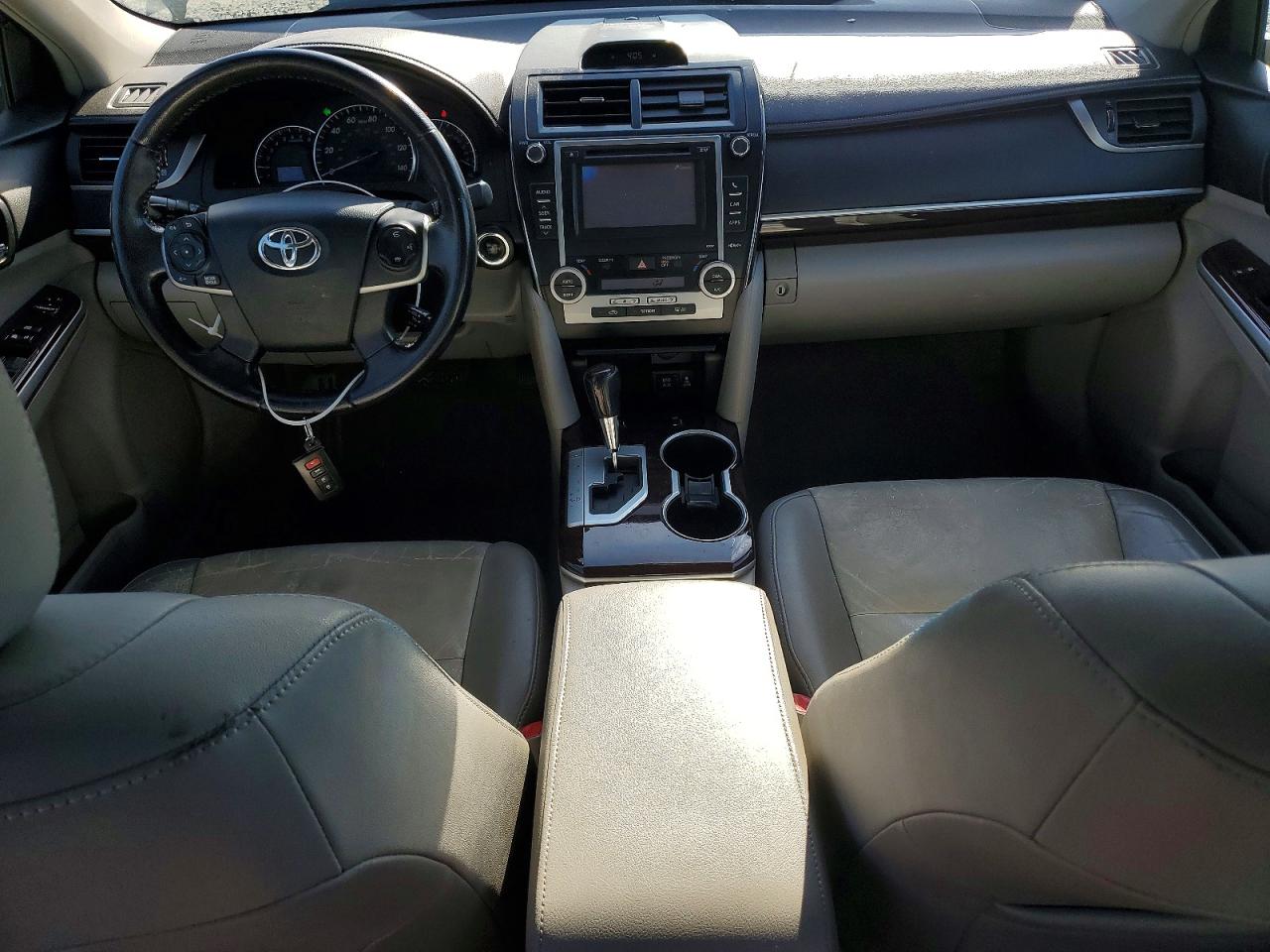 2012 TOYOTA CAMRY SE photo 8