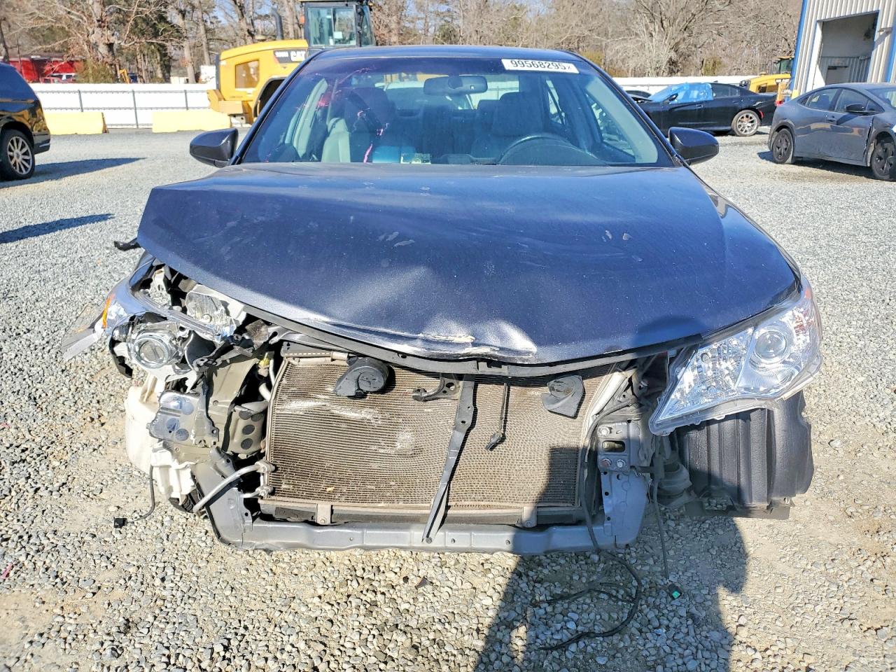 2012 TOYOTA CAMRY SE photo 5