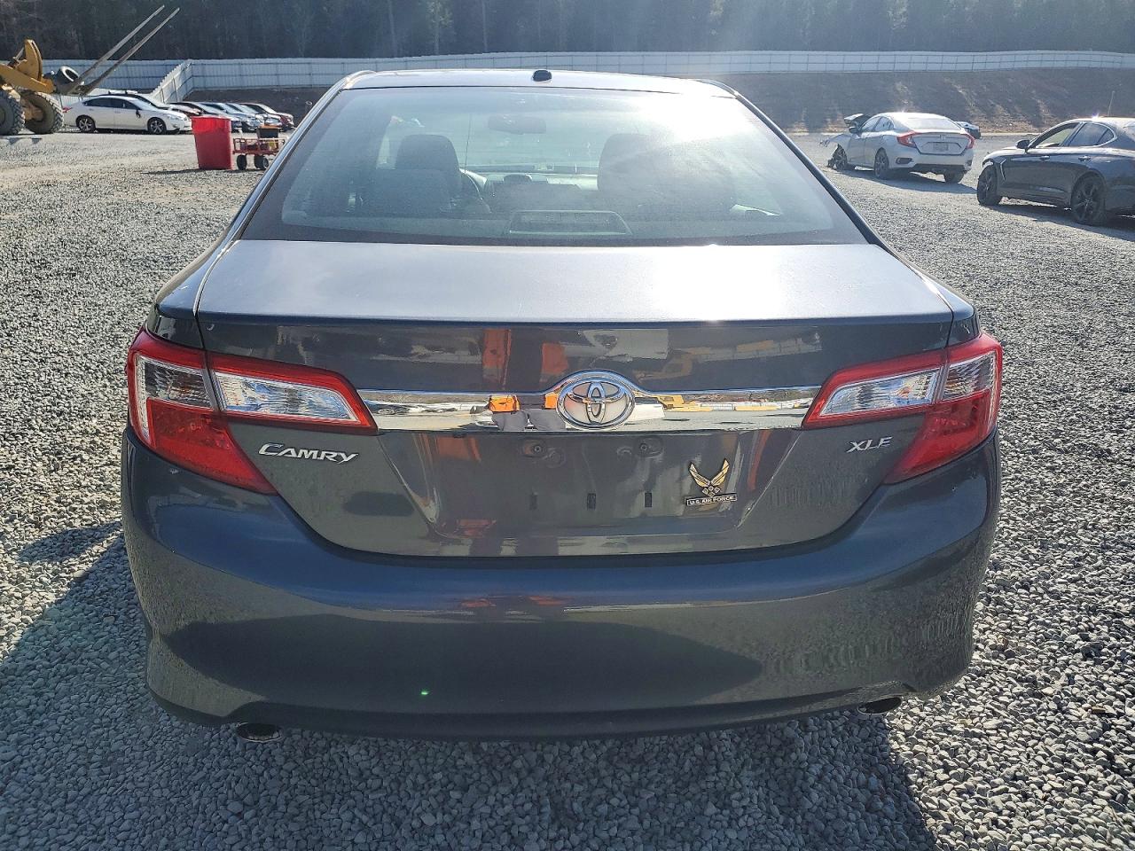 2012 TOYOTA CAMRY SE photo 6