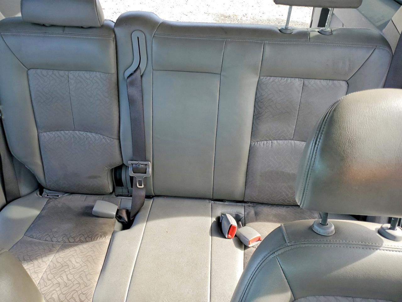 2006 SATURN VUE photo 10