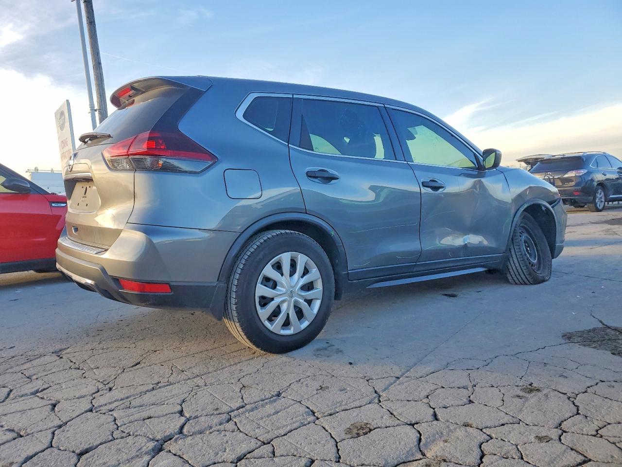 2019 NISSAN ROGUE S photo 3