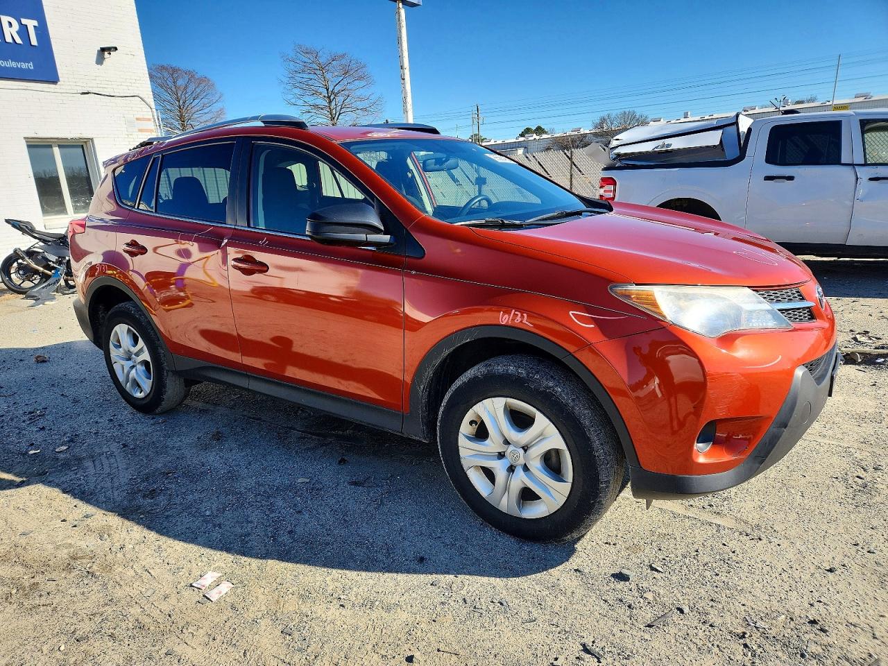 2015 TOYOTA RAV4 LE photo 4