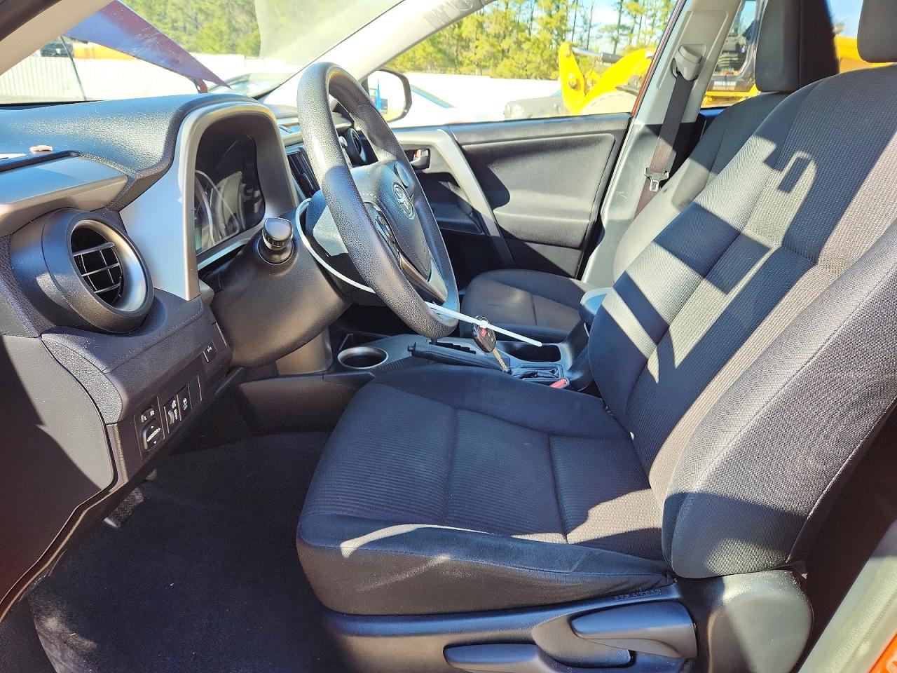 2015 TOYOTA RAV4 LE photo 7