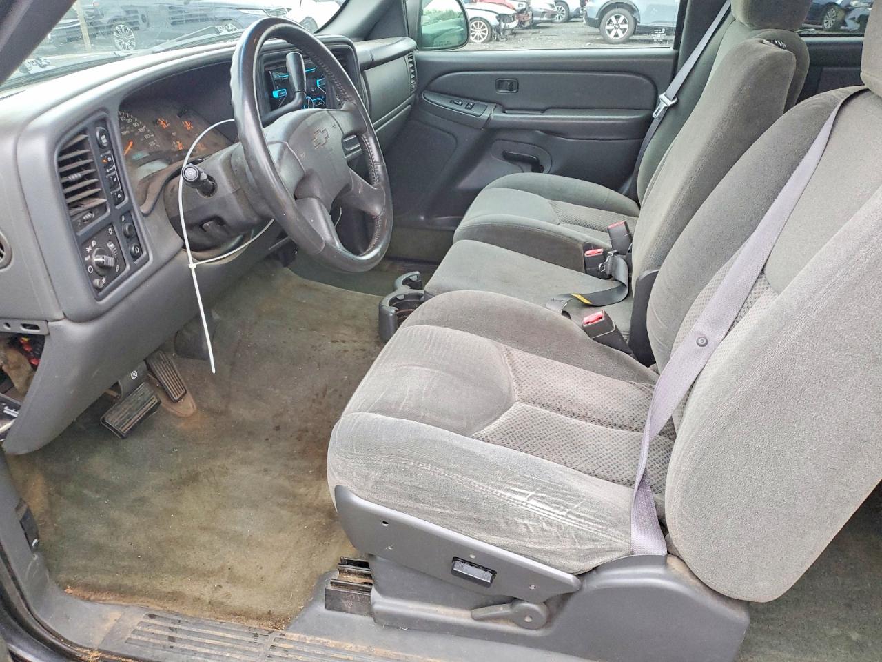 2004 CHEVROLET SILVERADO K1500 photo 7