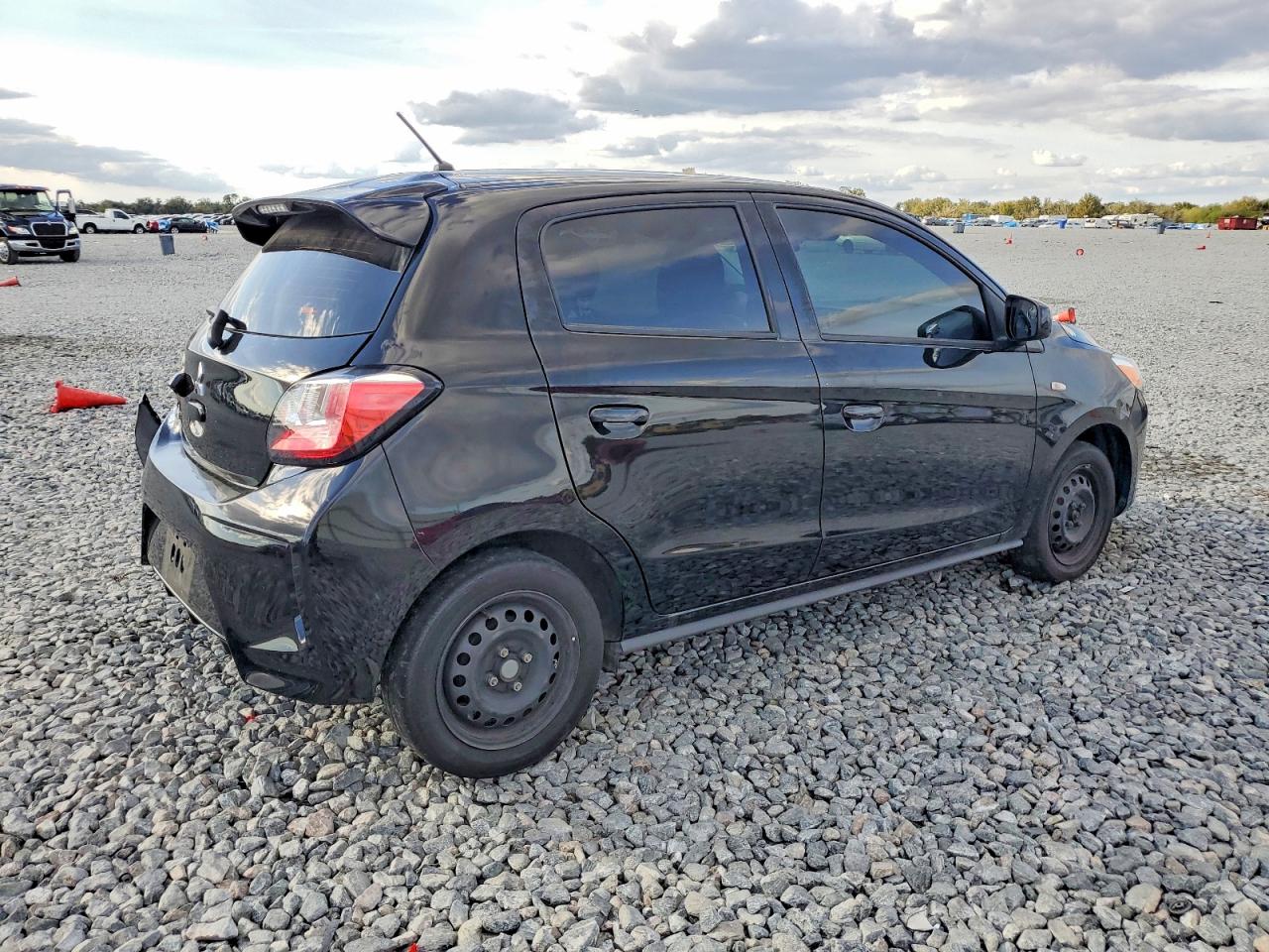 2024 MITSUBISHI MIRAGE ES photo 3