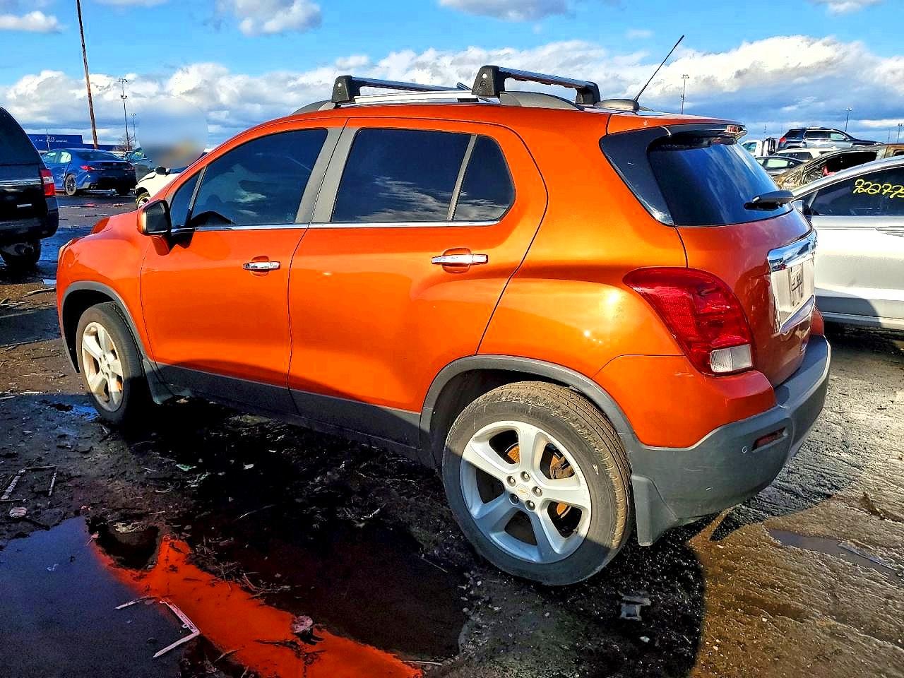 2015 CHEVROLET TRAX LTZ photo 2