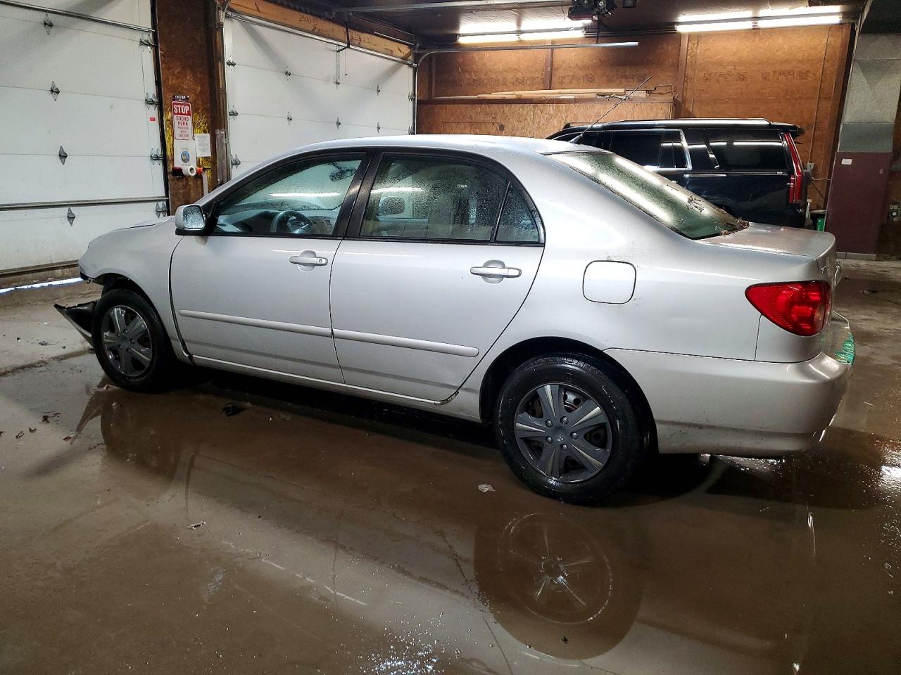 2005 TOYOTA COROLLA CE photo 2