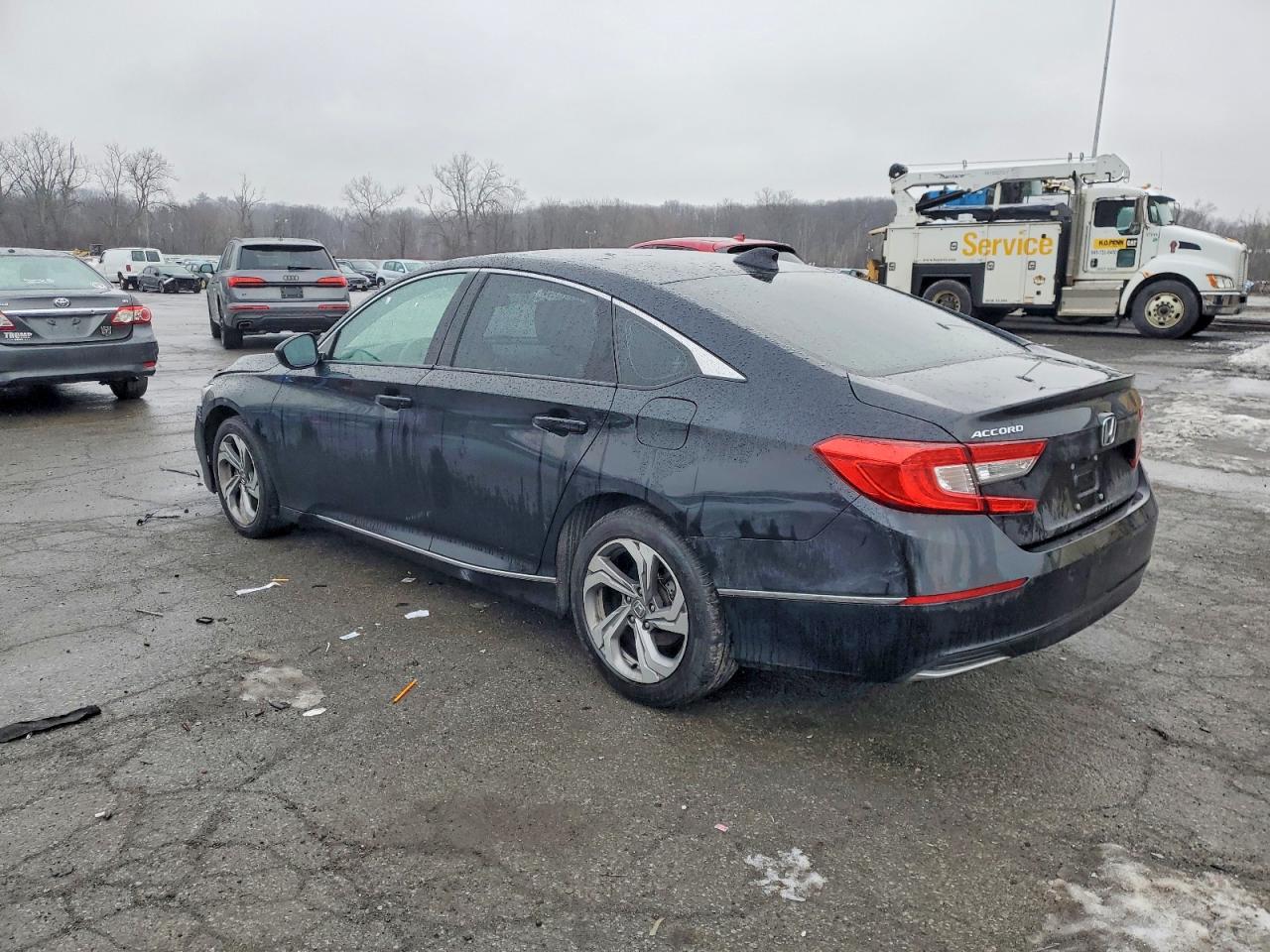 2018 HONDA ACCORD EX photo 2
