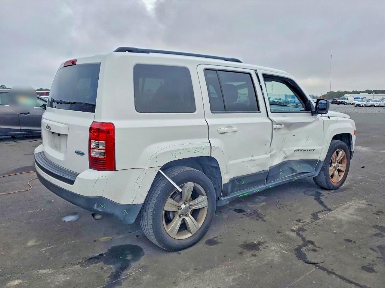 2014 JEEP PATRIOT LATITUDE photo 3