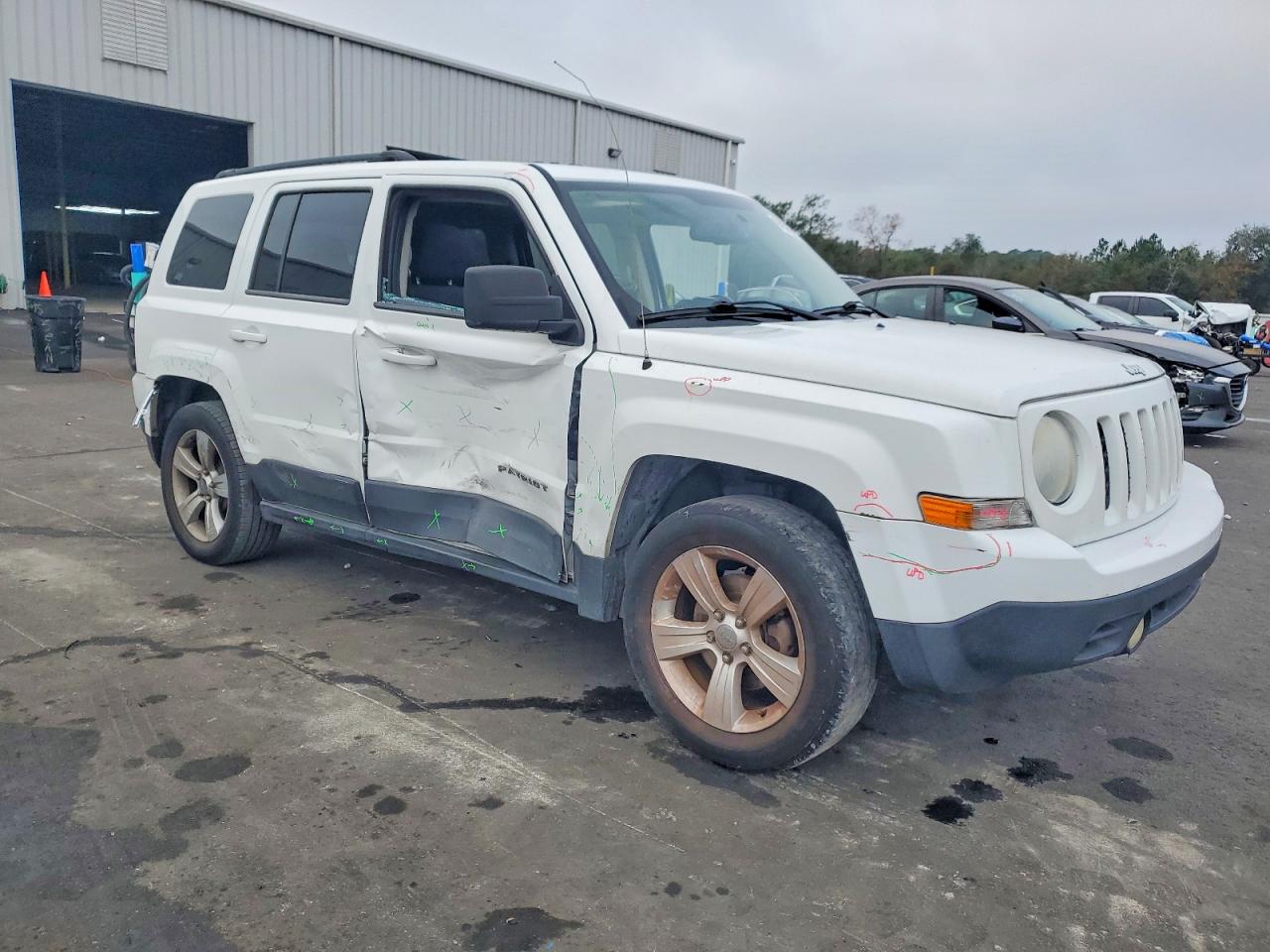 2014 JEEP PATRIOT LATITUDE photo 4