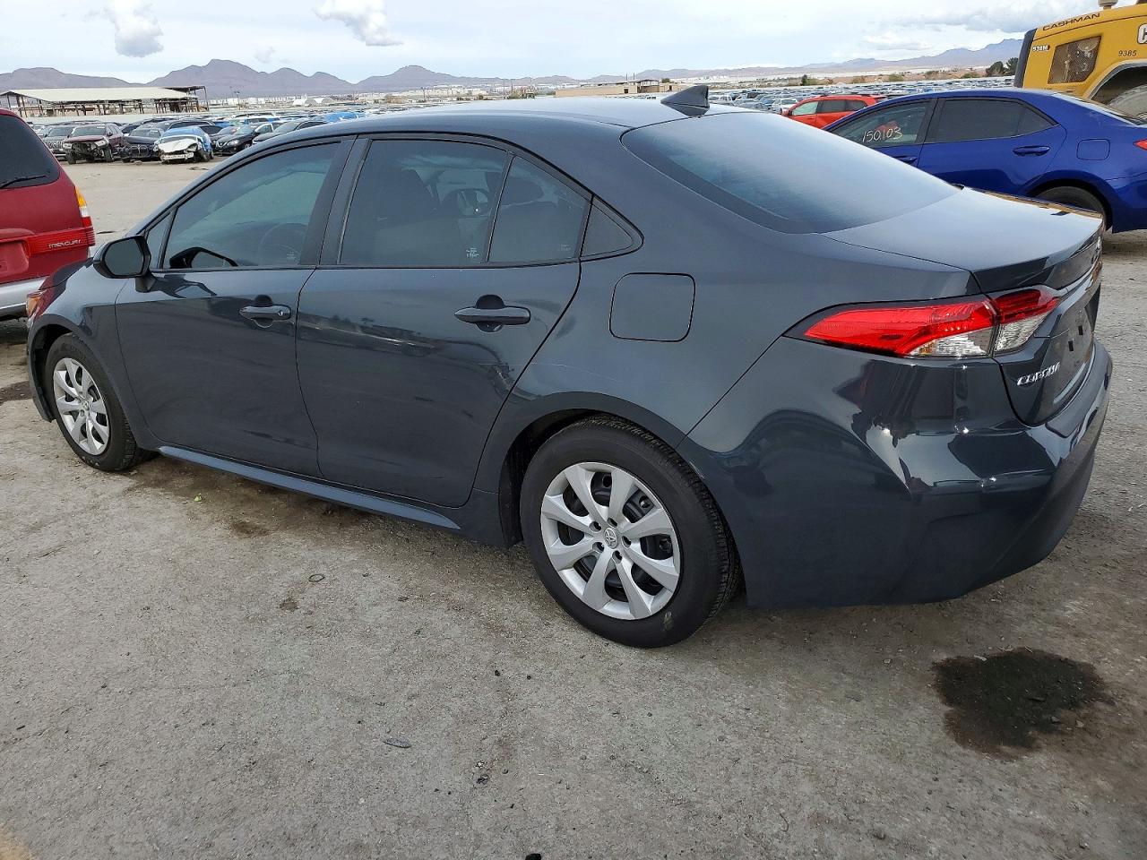 2023 TOYOTA COROLLA LE photo 2
