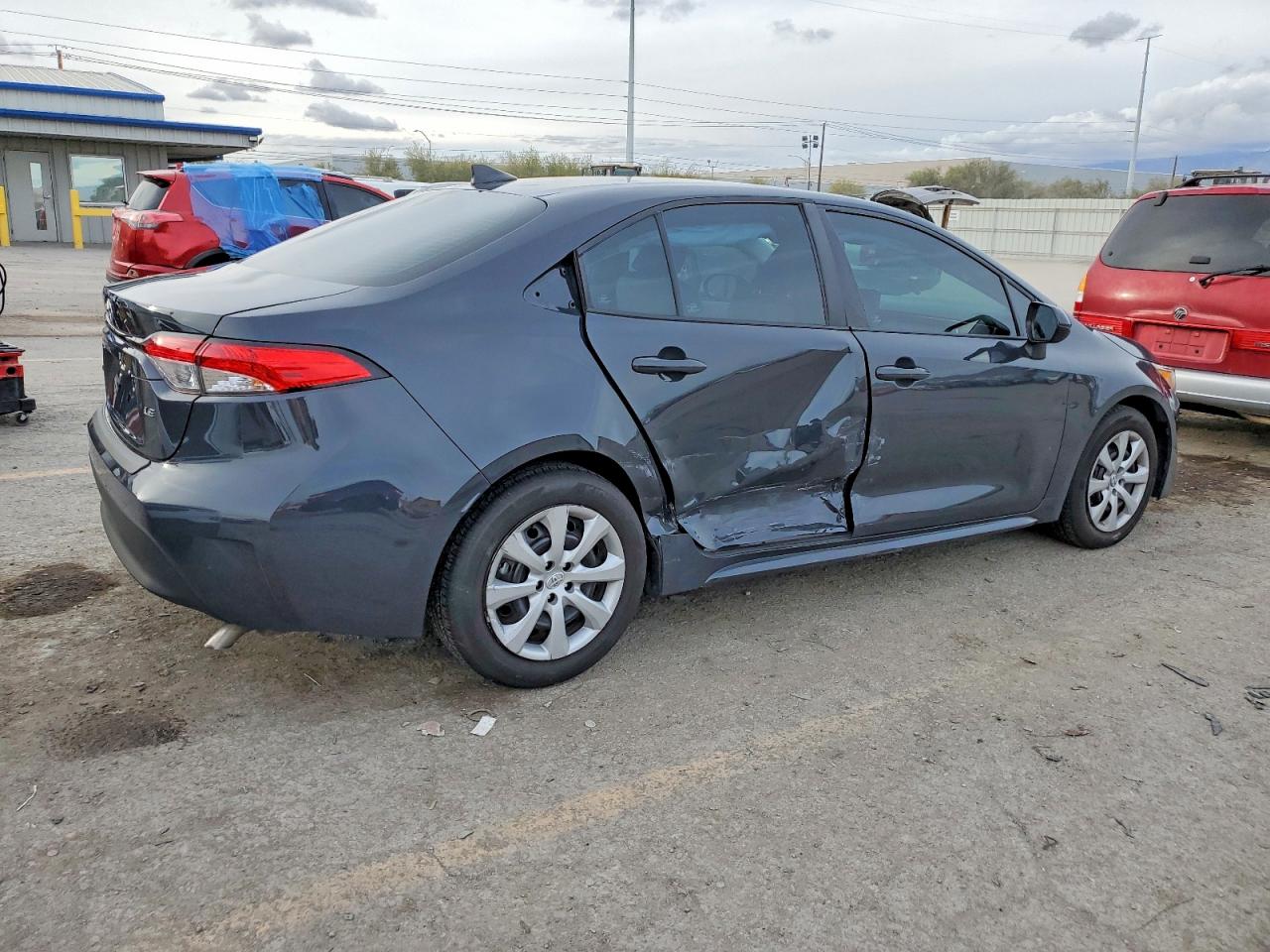 2023 TOYOTA COROLLA LE photo 3