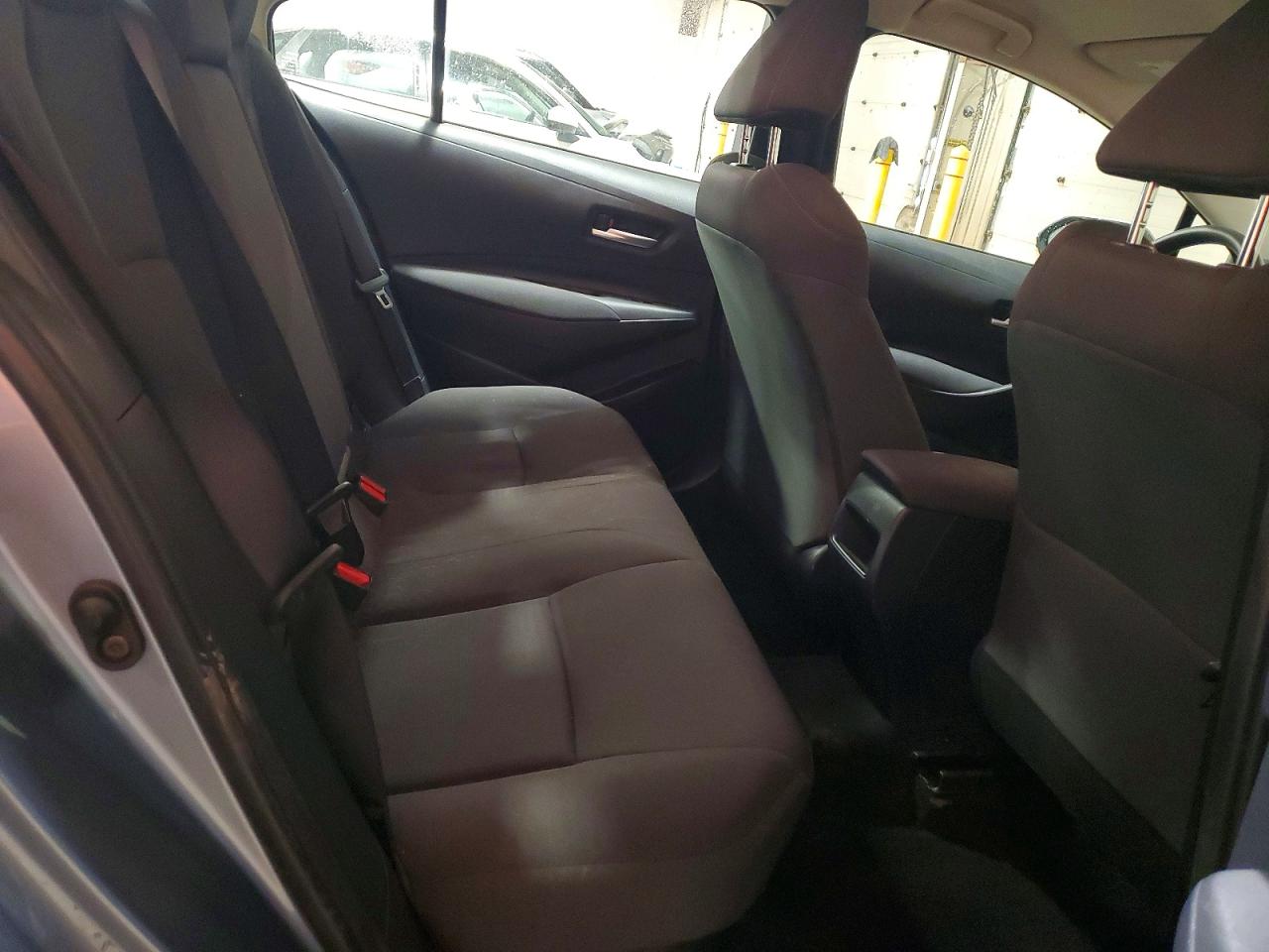 2021 TOYOTA COROLLA LE photo 10