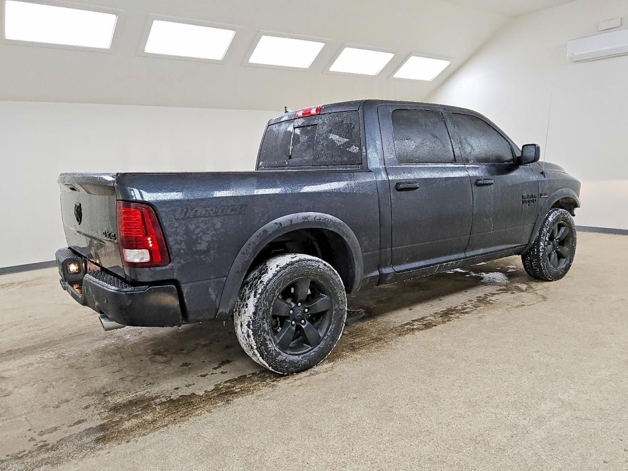 2019 RAM 1500 CLASSIC SLT photo 3