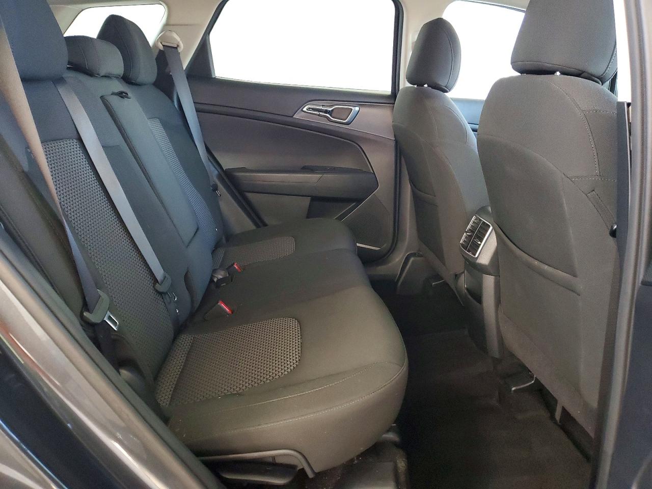 2025 KIA SPORTAGE LX photo 11