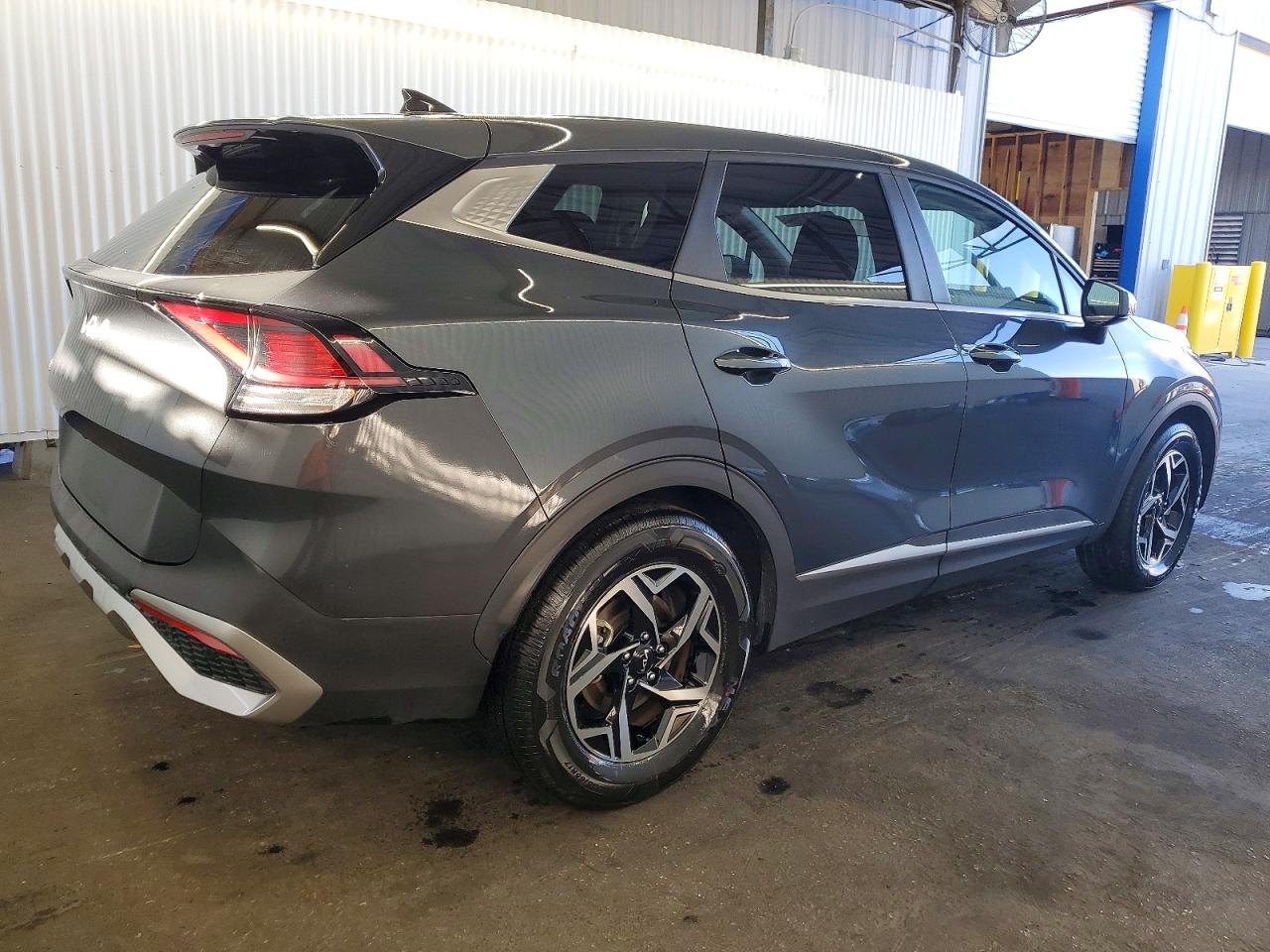 2025 KIA SPORTAGE LX photo 3