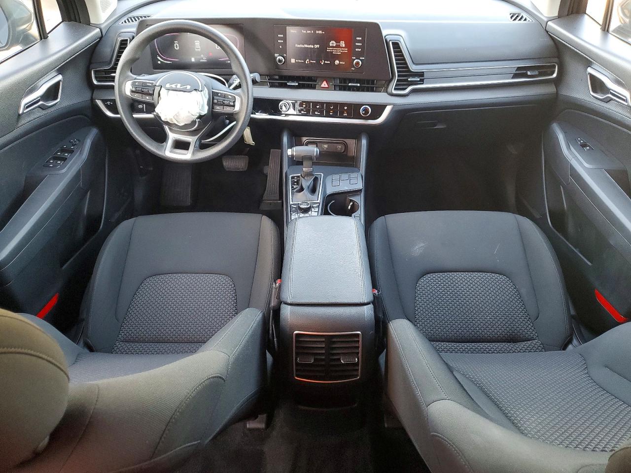 2025 KIA SPORTAGE LX photo 8