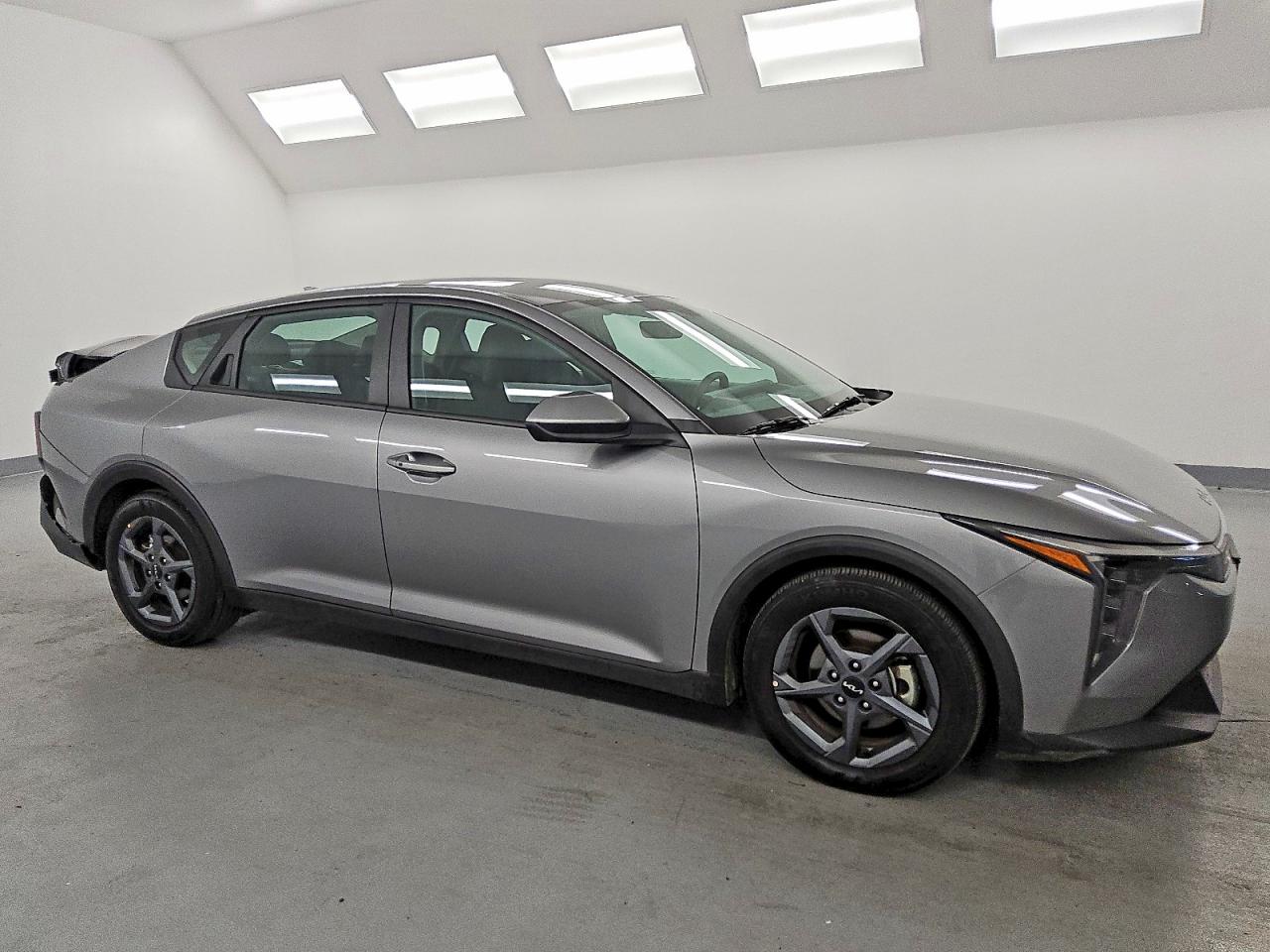 2025 KIA K4 LX photo 4
