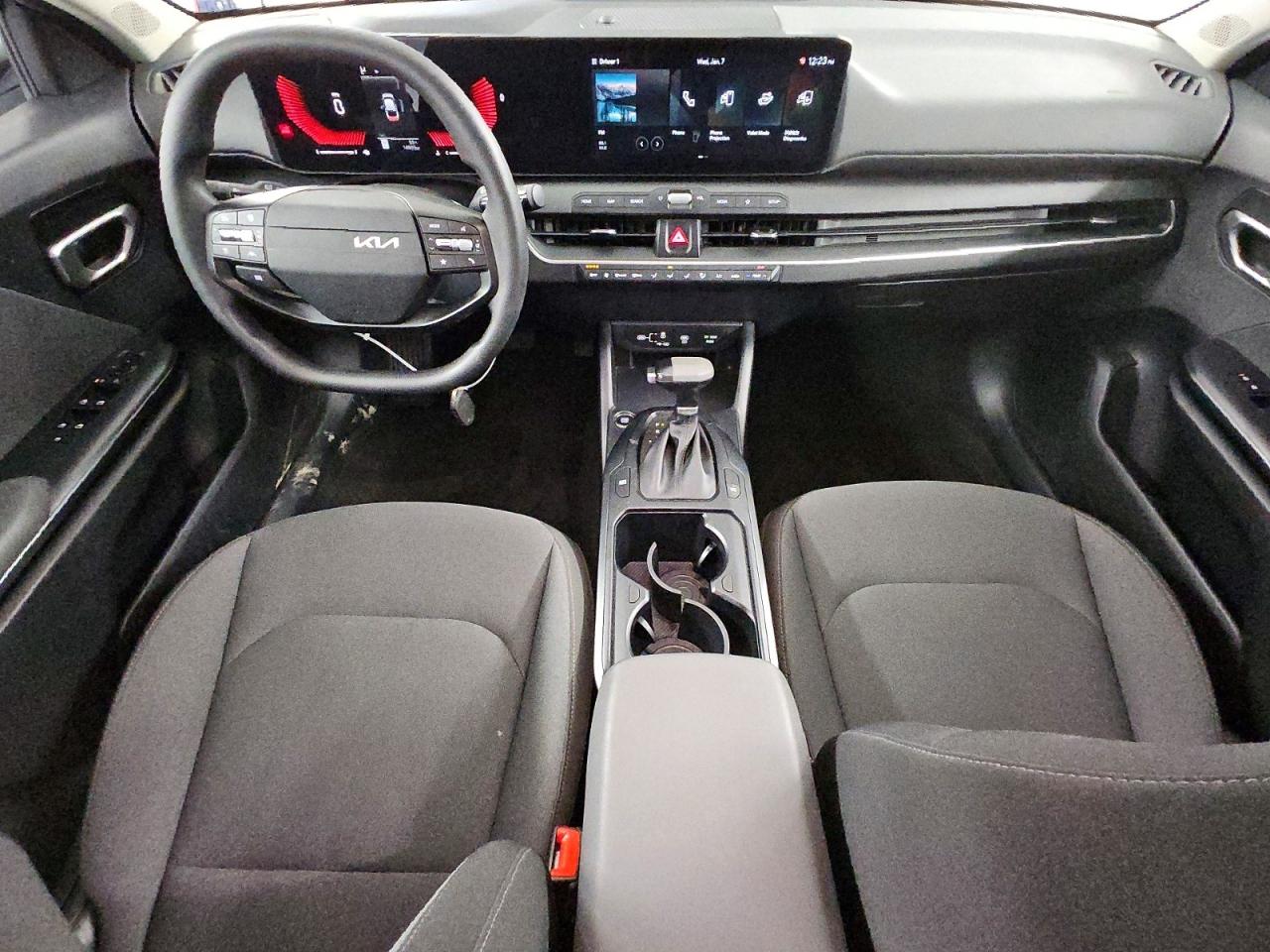 2025 KIA K4 LX photo 8
