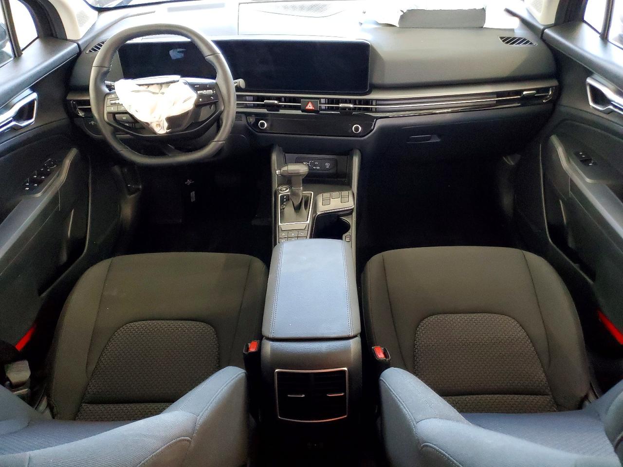 2026 KIA SPORTAGE LX photo 8
