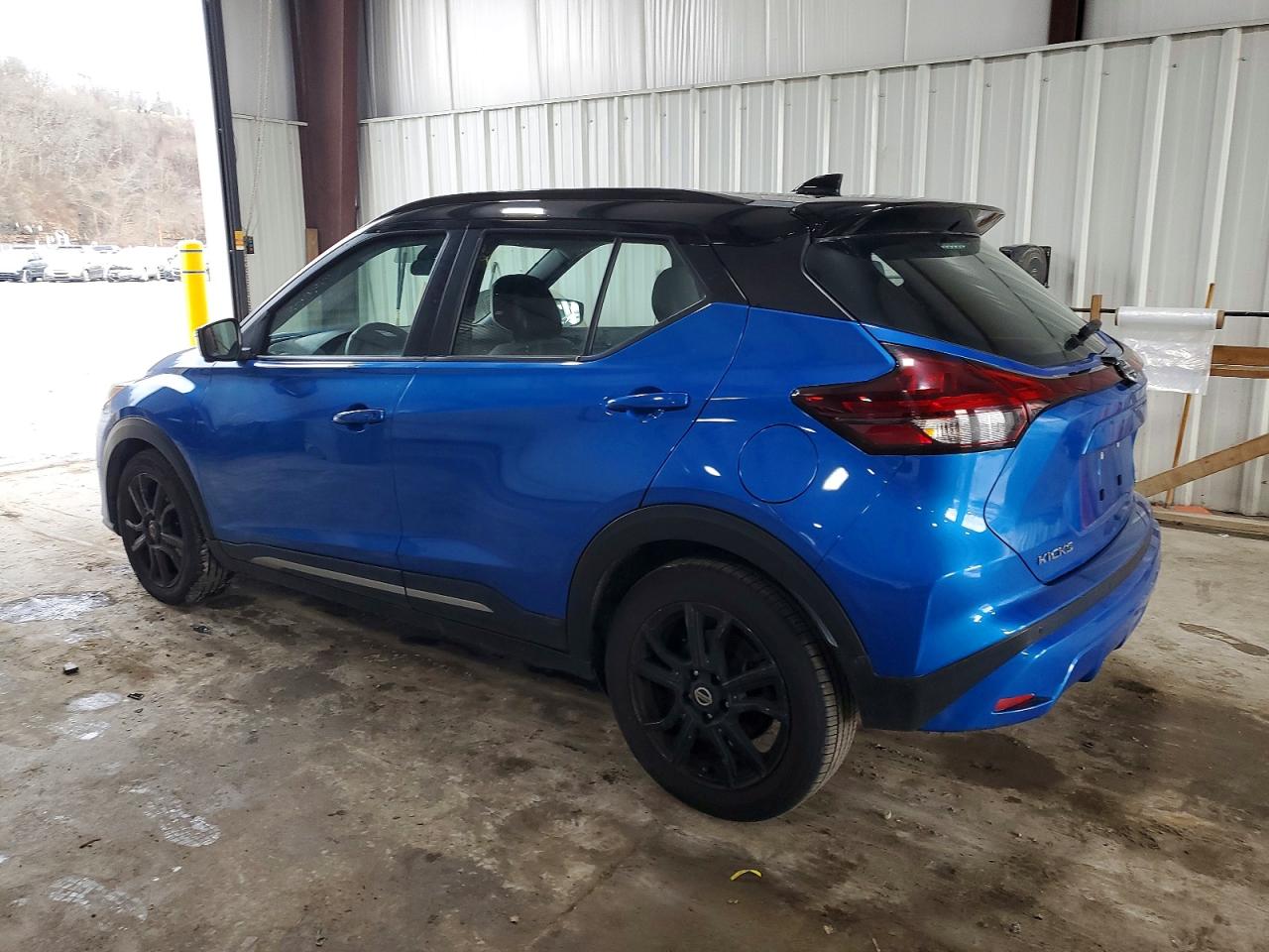 2021 NISSAN KICKS SR photo 2