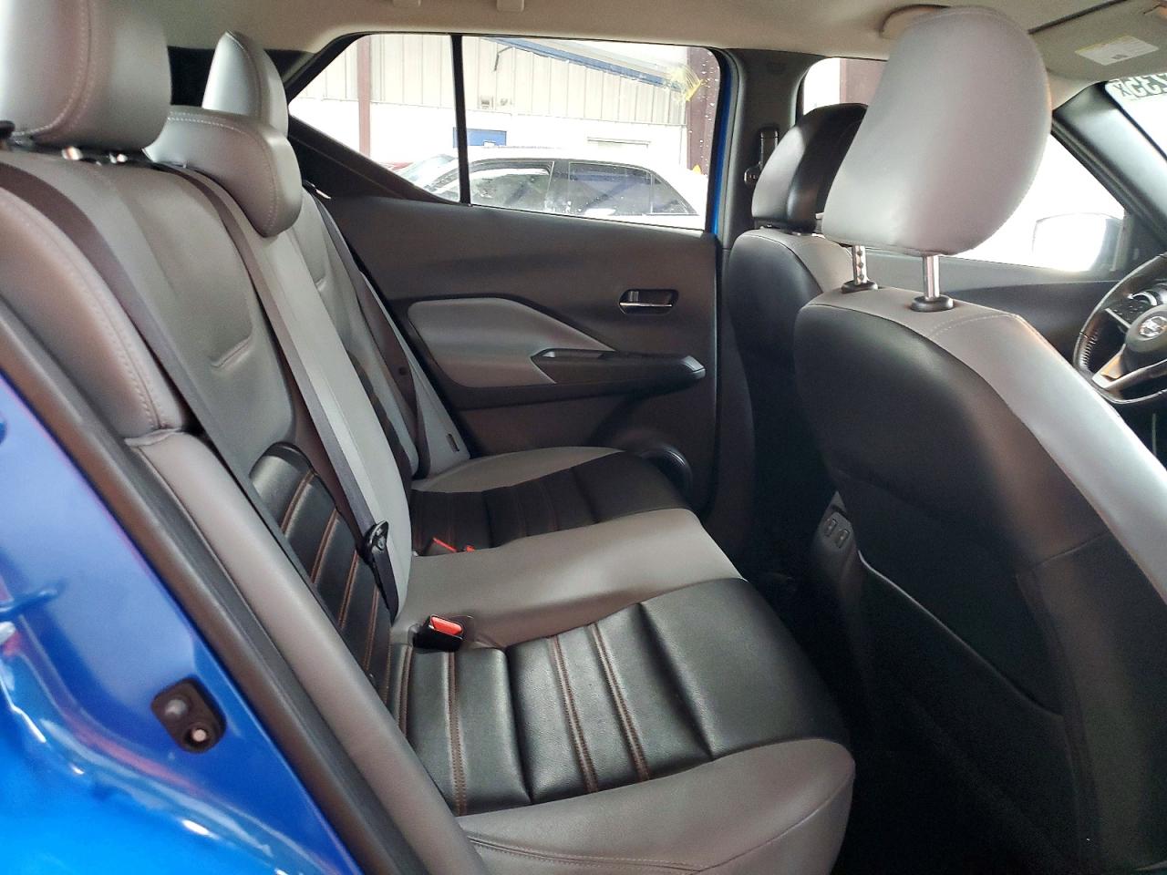2021 NISSAN KICKS SR photo 11