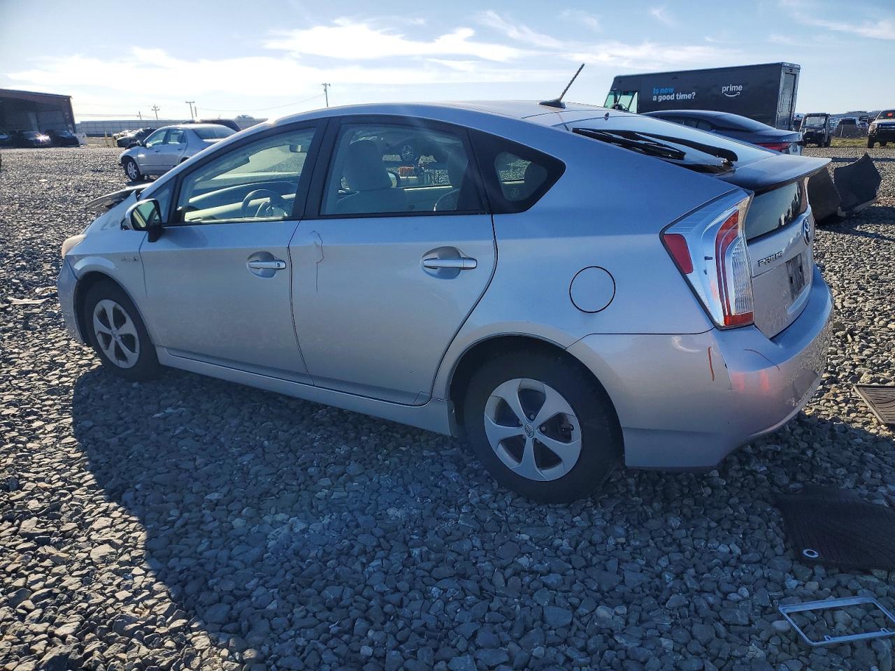 2013 TOYOTA PRIUS photo 2