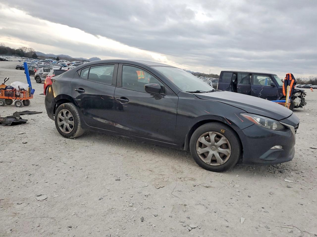2014 MAZDA 3 SV photo 4