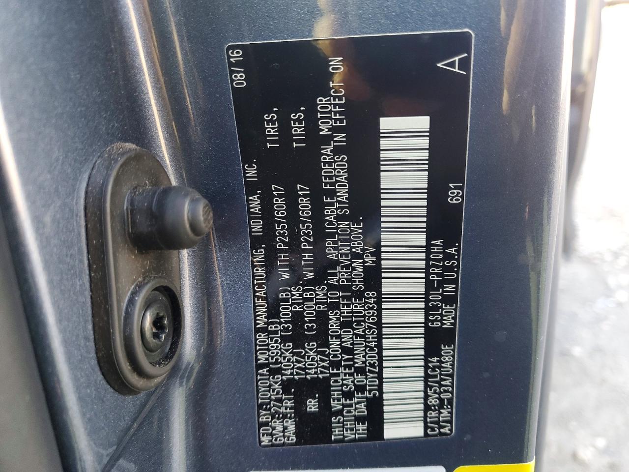 2017 TOYOTA SIENNA XLE photo 13