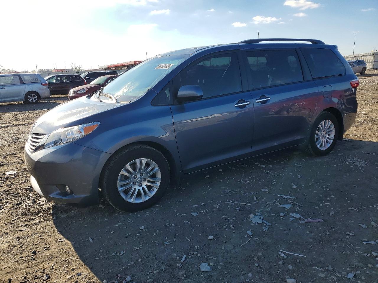 2017 TOYOTA SIENNA
