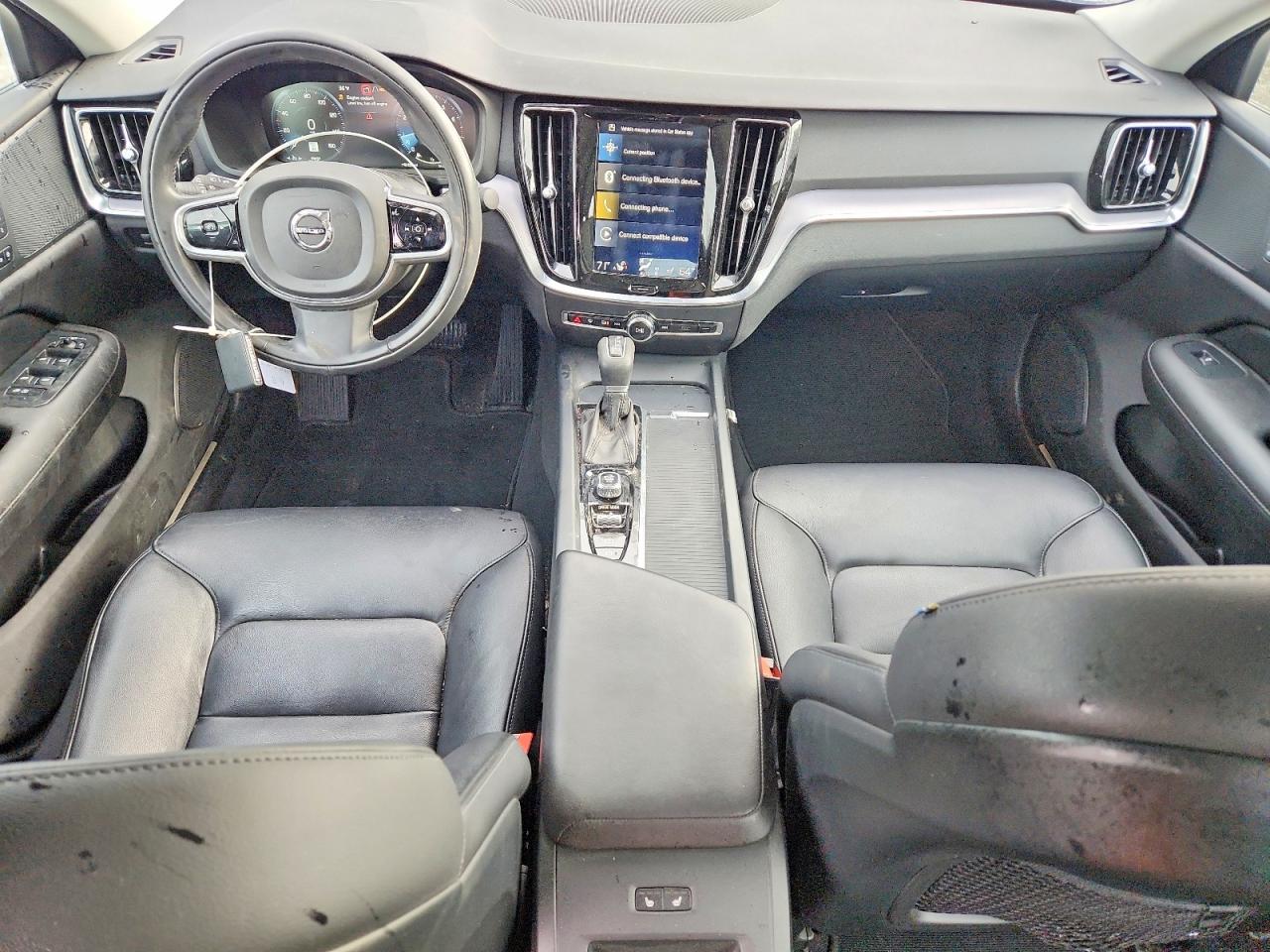 2020 VOLVO S60 T6 MOMENTUM photo 8