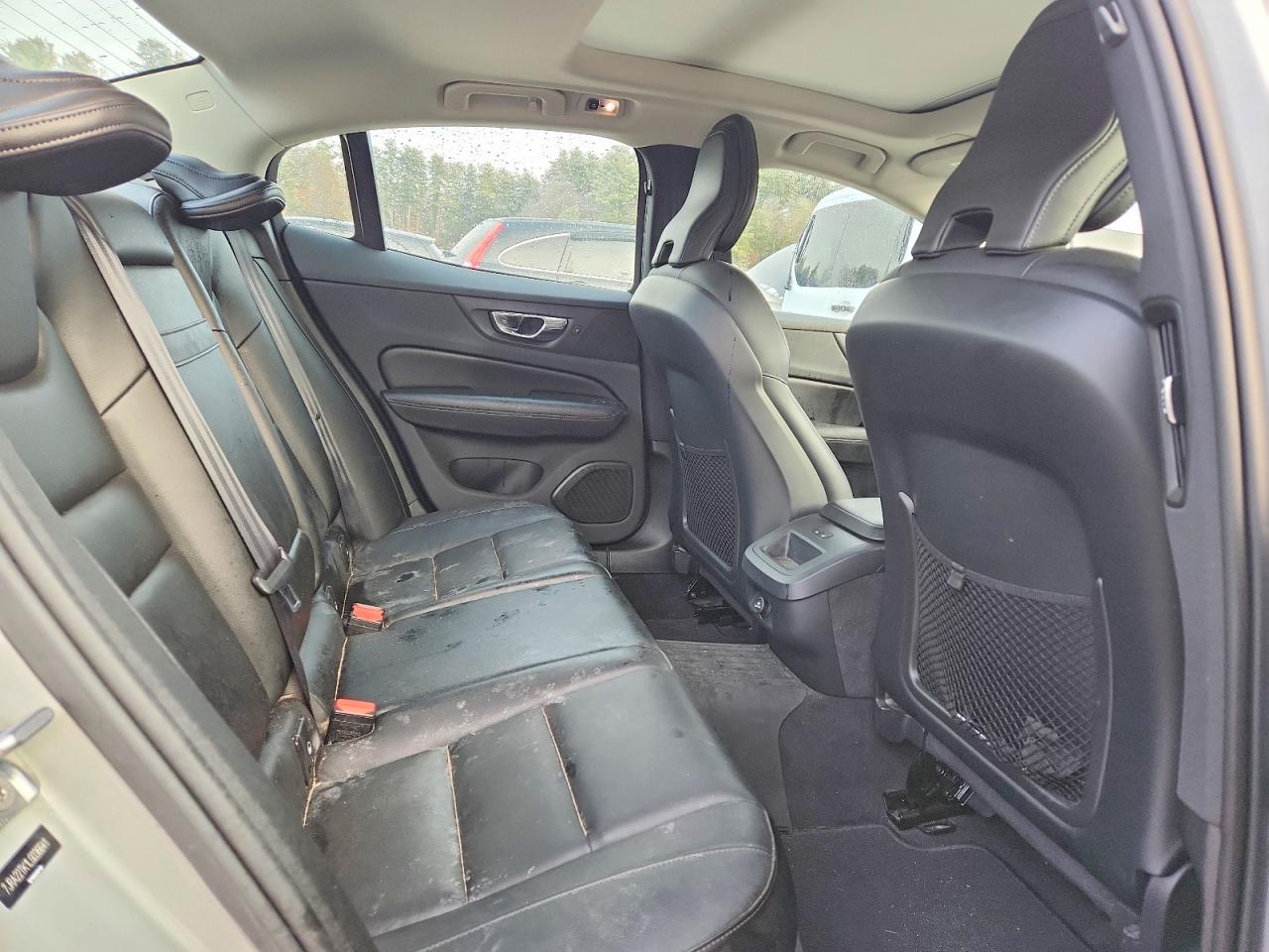 2020 VOLVO S60 T6 MOMENTUM photo 10