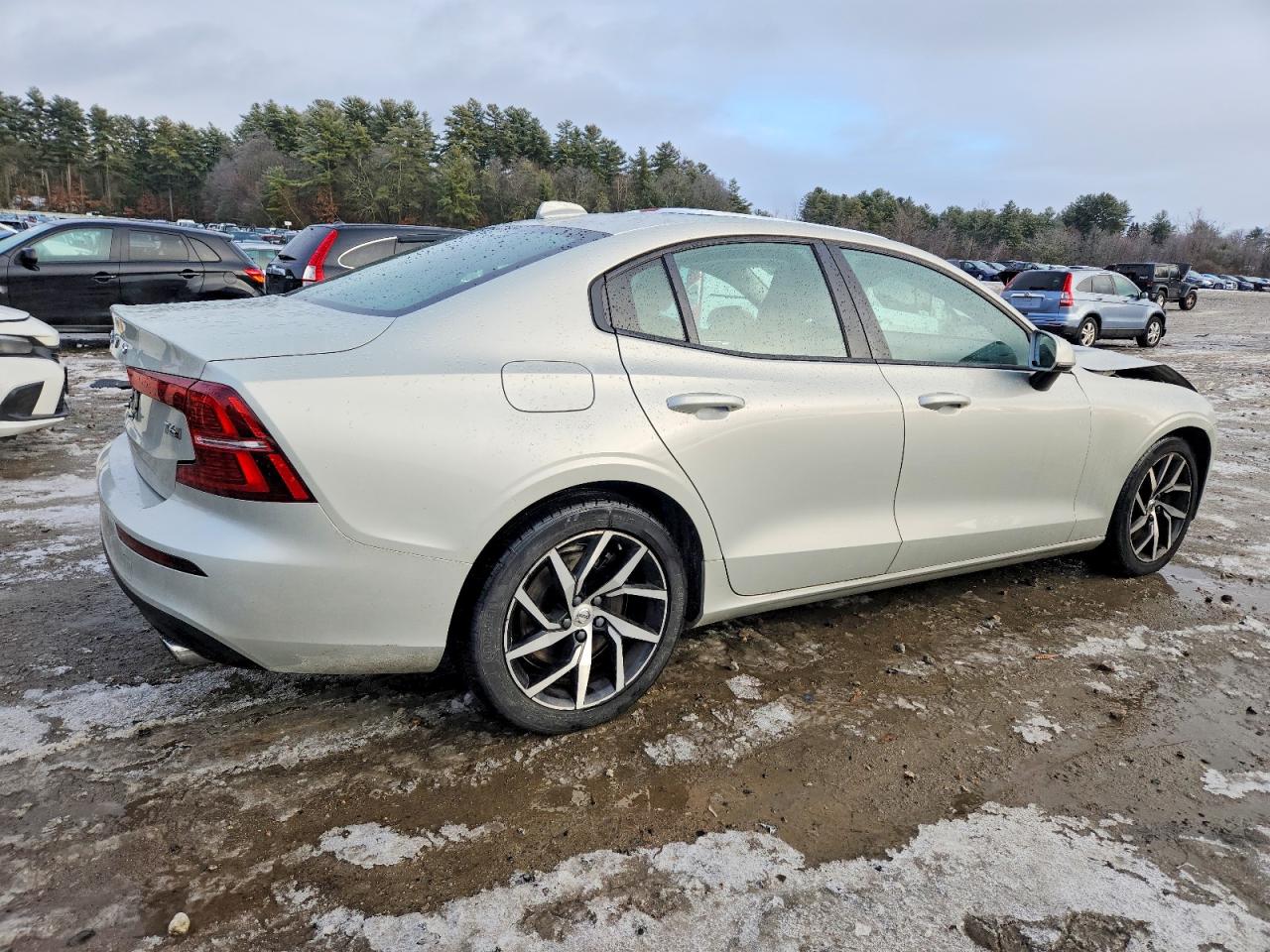 2020 VOLVO S60 T6 MOMENTUM photo 3